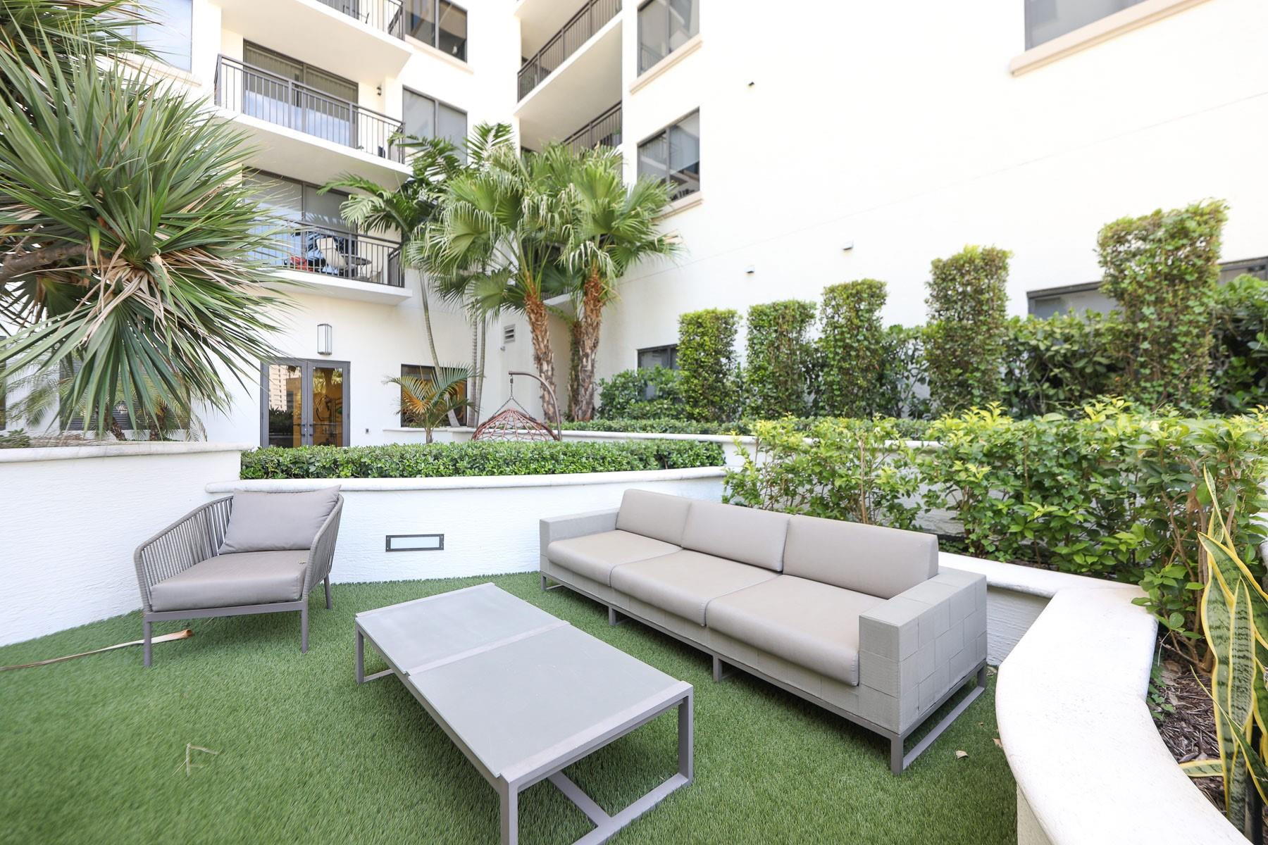 image Nine at Mary Brickell Village34