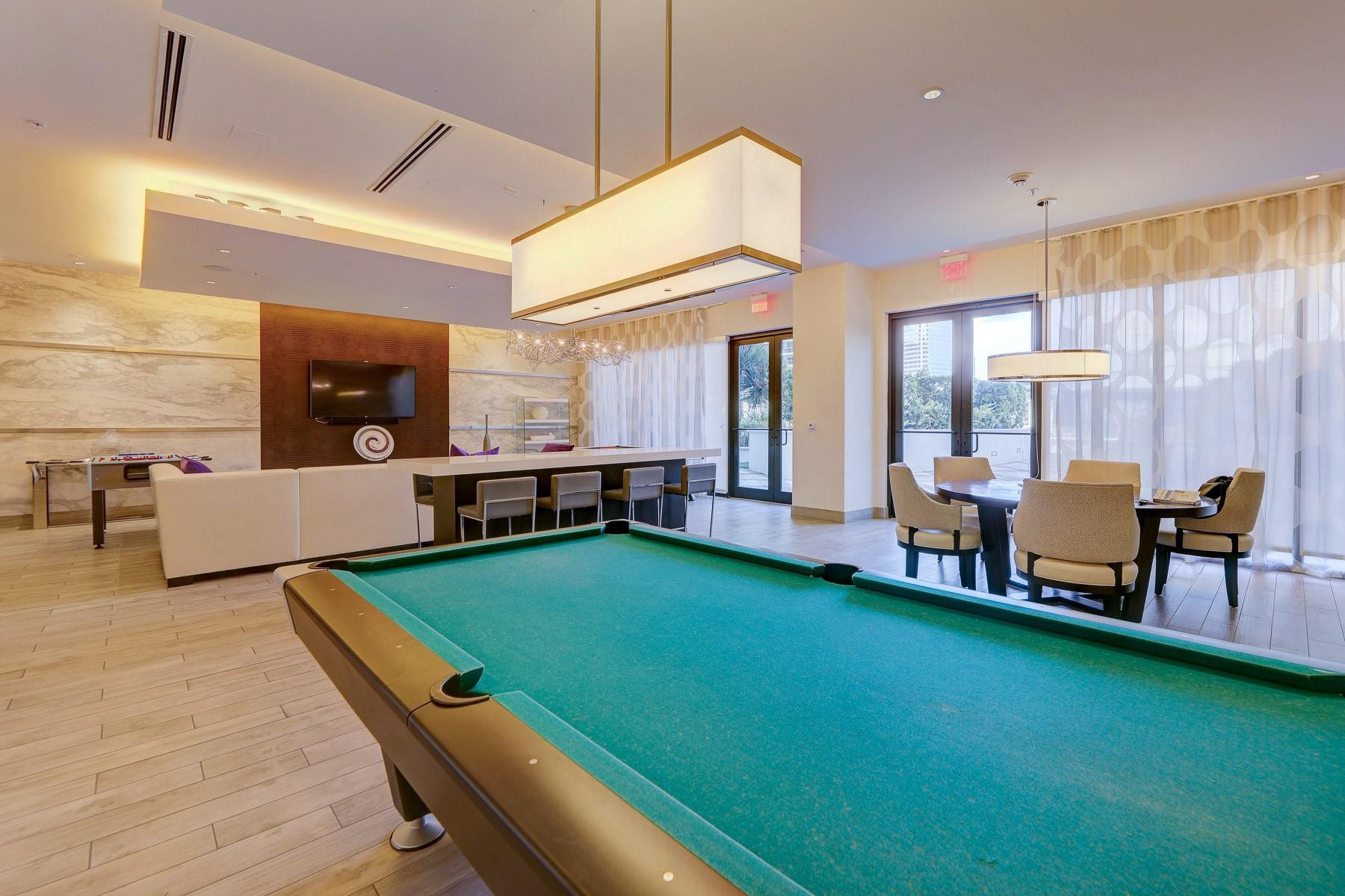 image Nine at Mary Brickell Village35