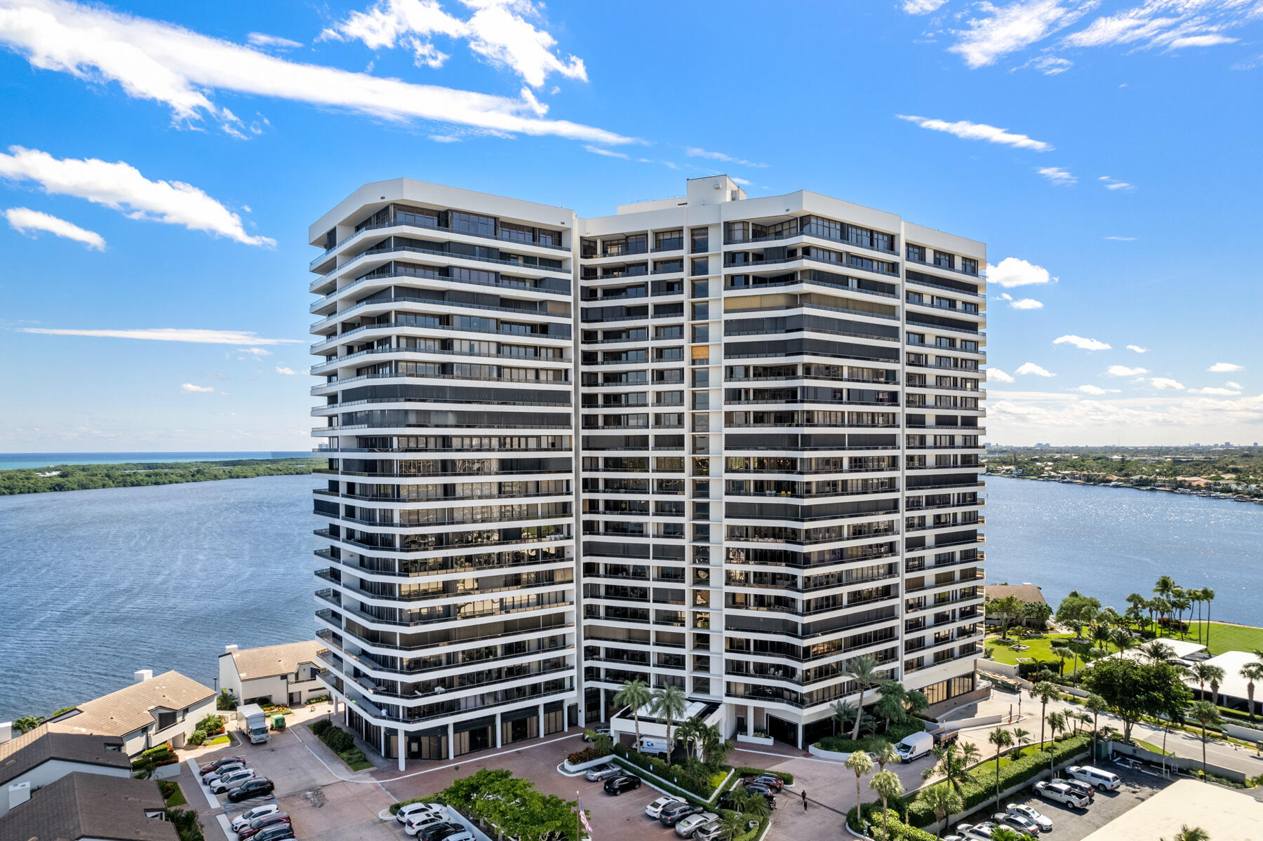 100 Lakeshore Dr #454