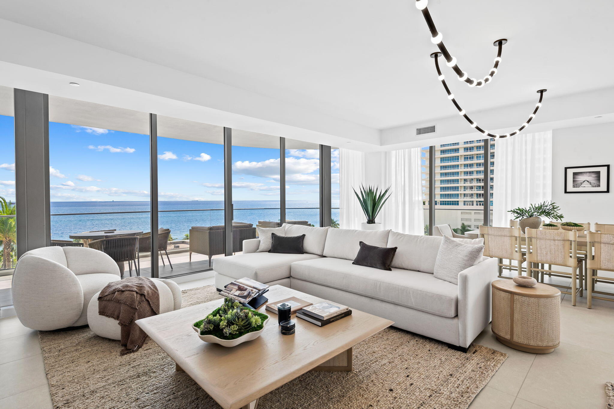 153 N Seabreeze Blvd #602
