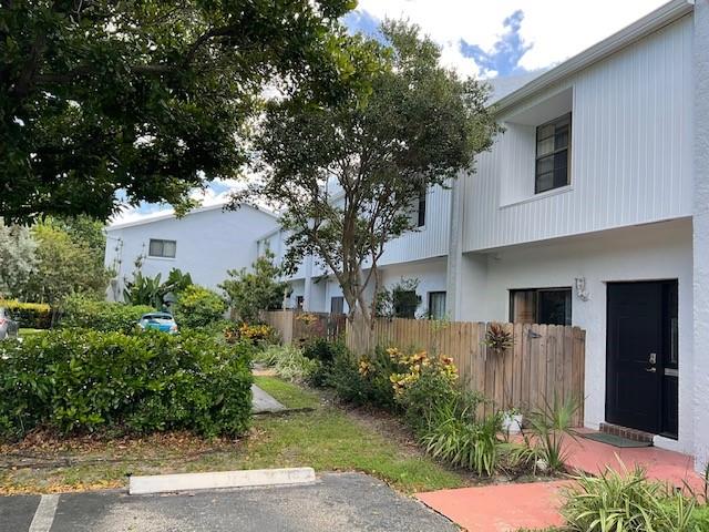 2106 NE 44th St Lighthouse Point, FL 33064