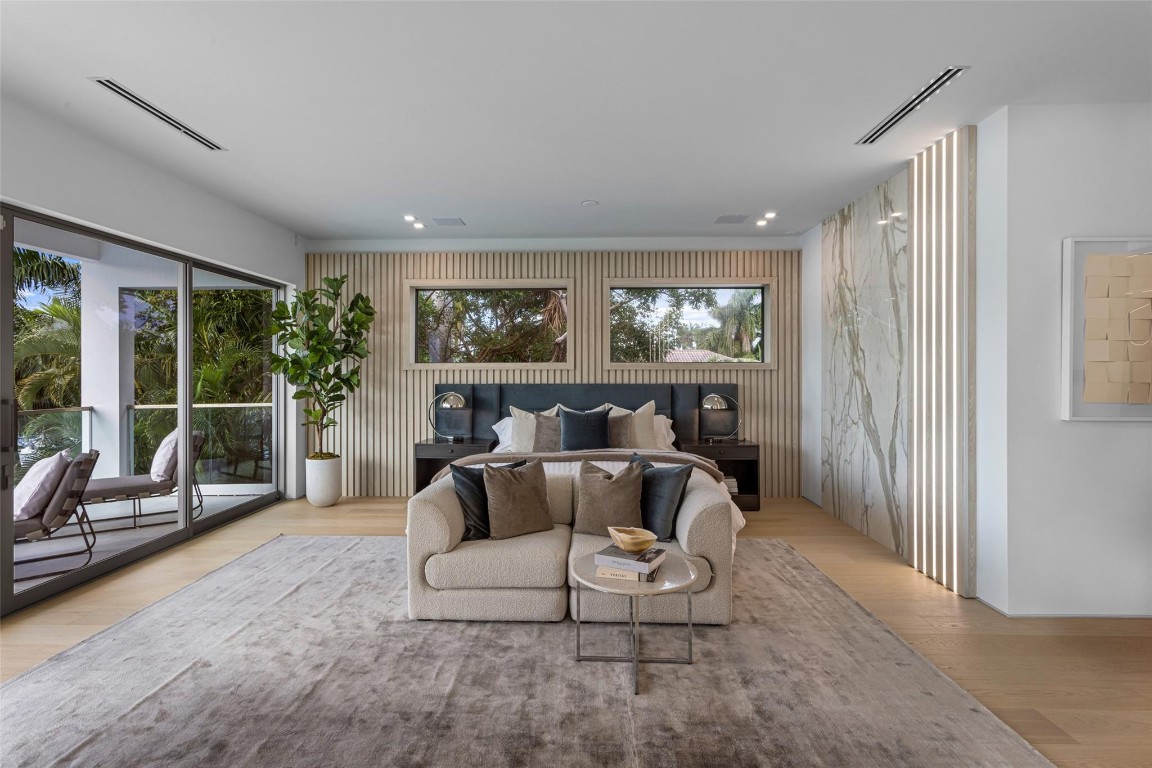 91 Fiesta Fort Lauderdale, FL 33301