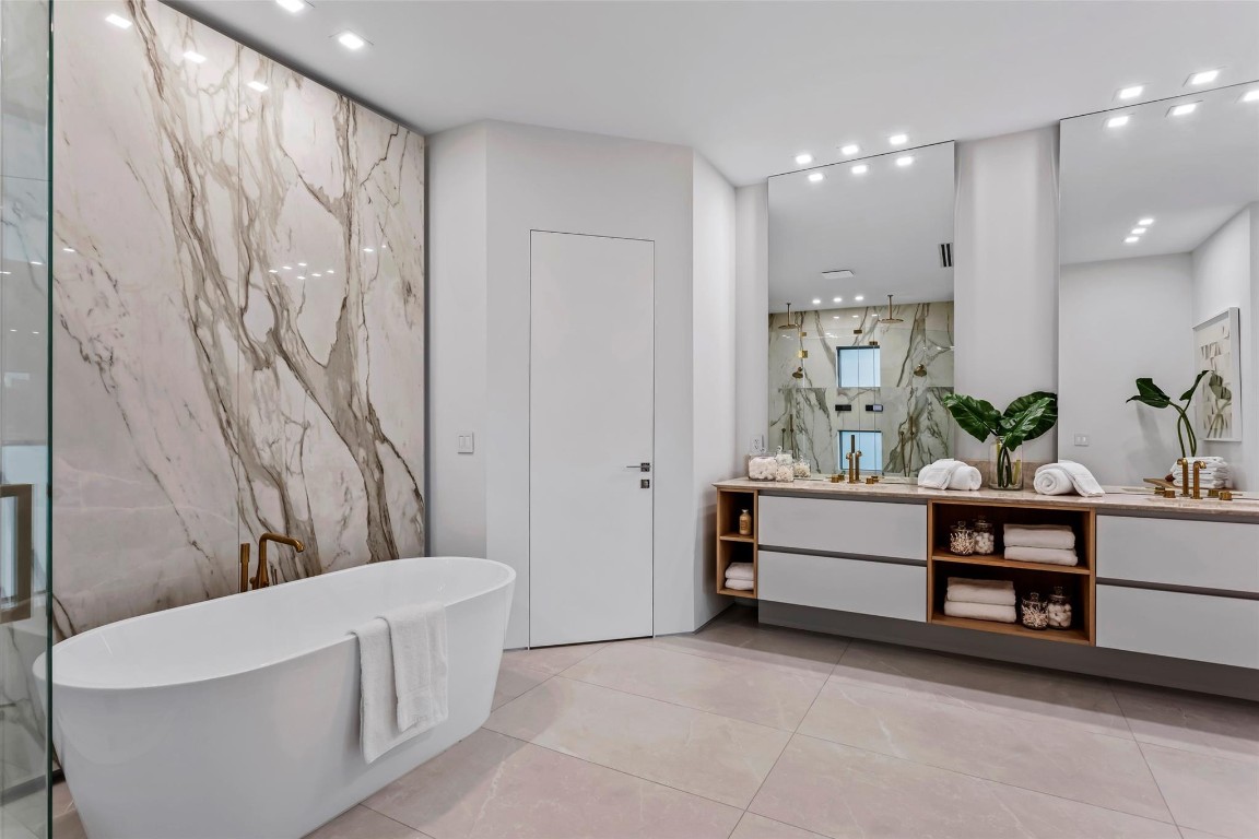 91 Fiesta Fort Lauderdale, FL 33301