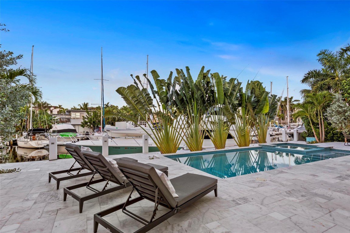 91 Fiesta Fort Lauderdale, FL 33301