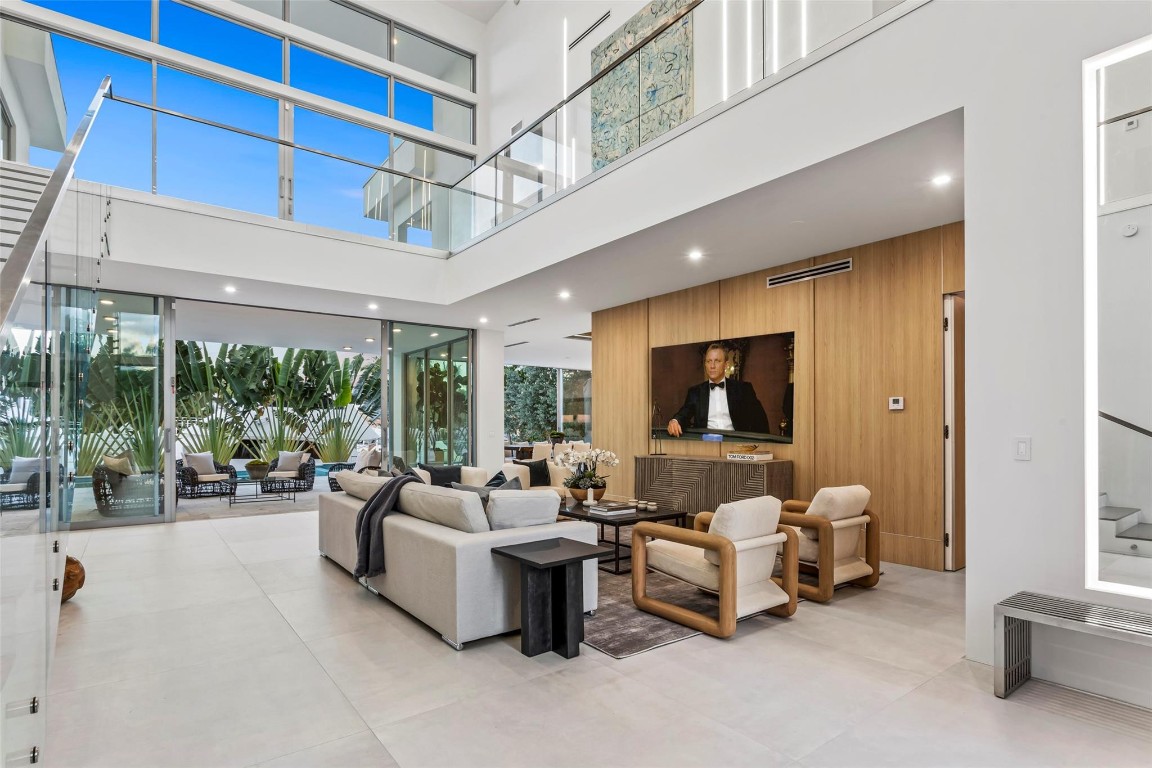 91 Fiesta Fort Lauderdale, FL 33301