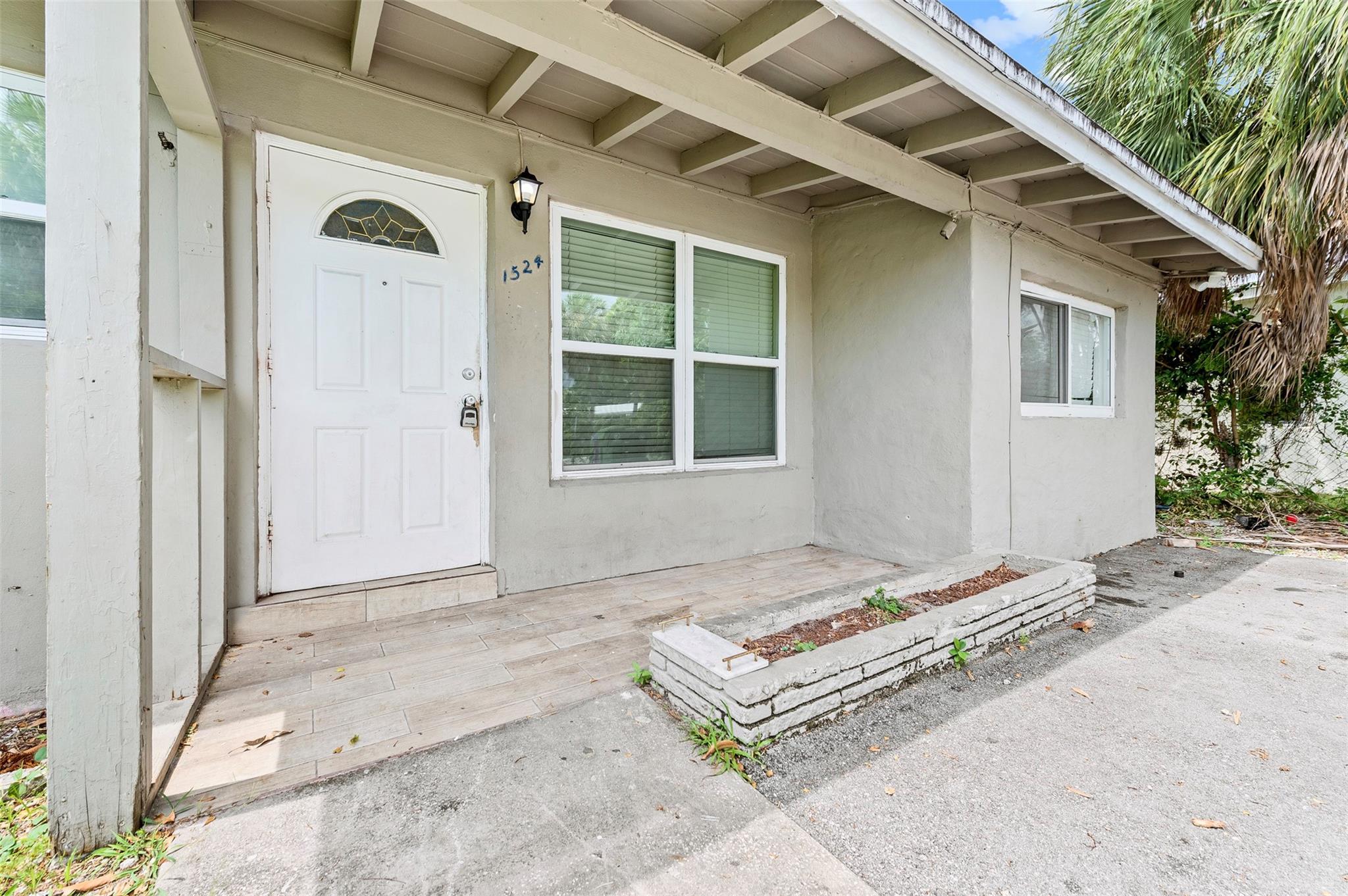 1524 NW 18th Ct