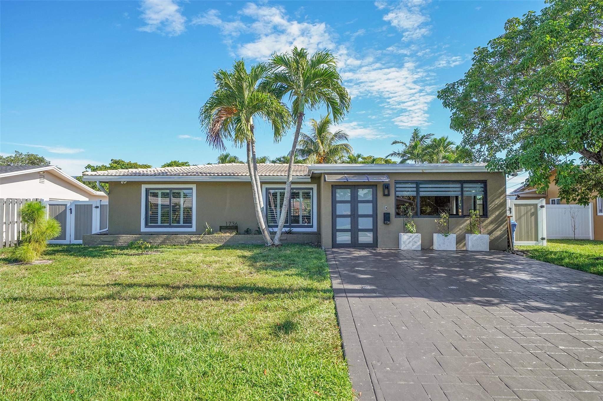 1736 NW 38th St