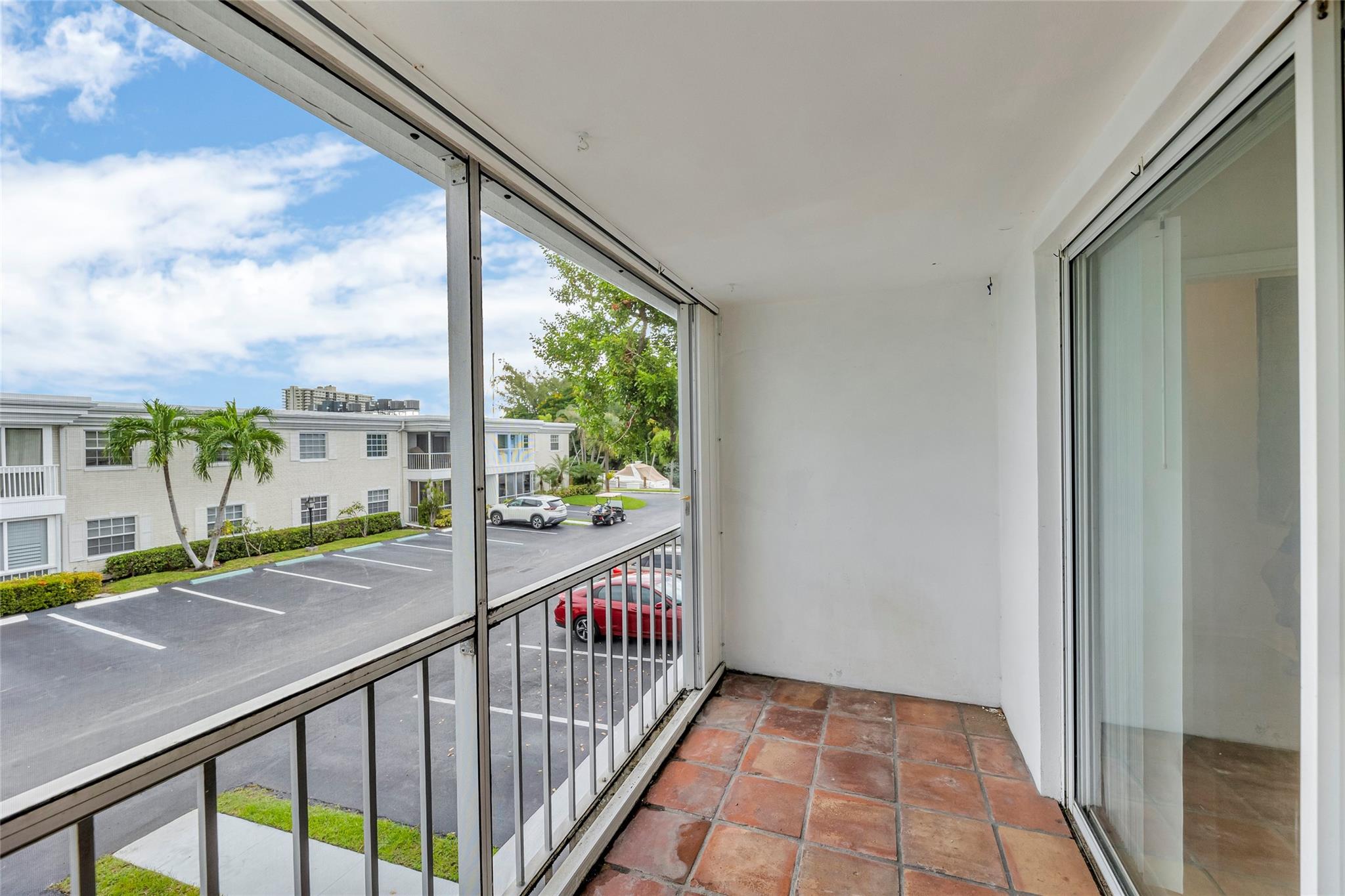 6295 Bay Clb Dr #4