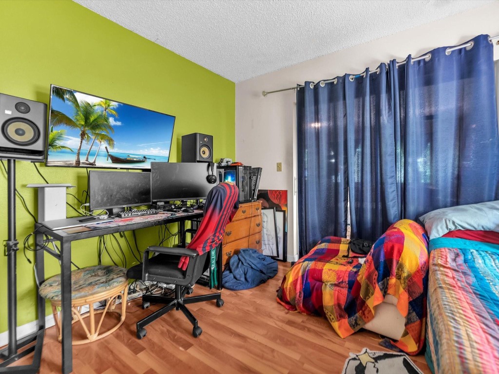 6171 SW 6th Margate, FL 33068