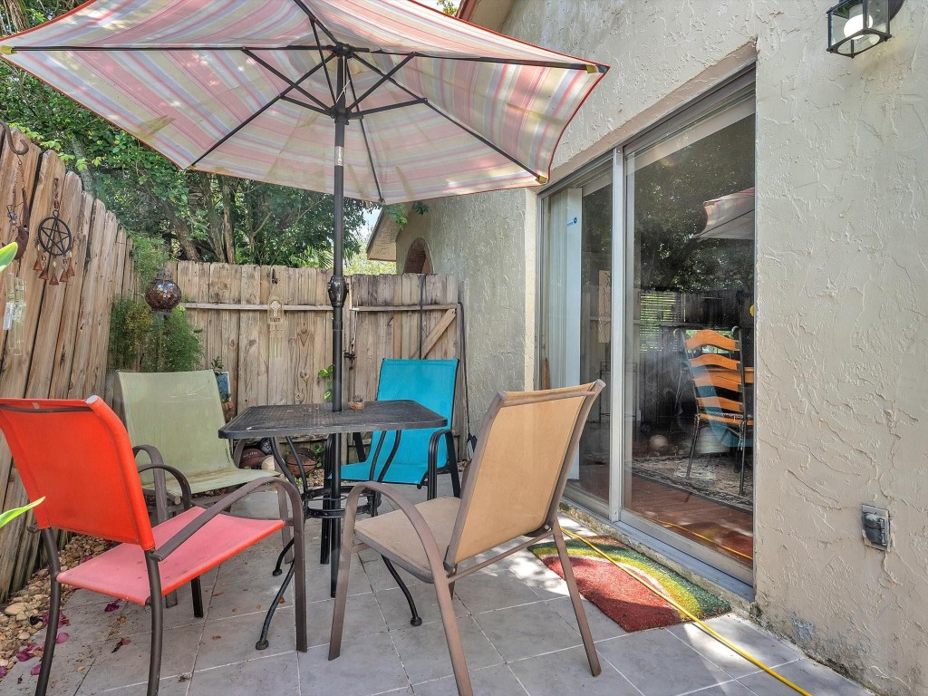 6171 SW 6th Margate, FL 33068