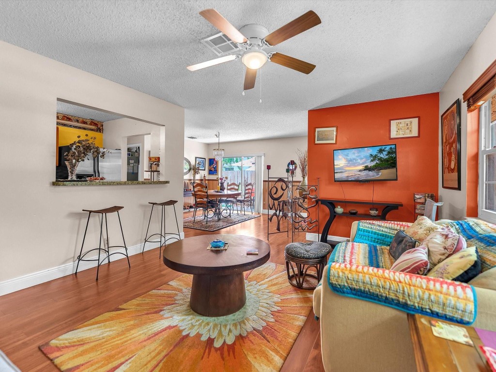 6171 SW 6th Margate, FL 33068