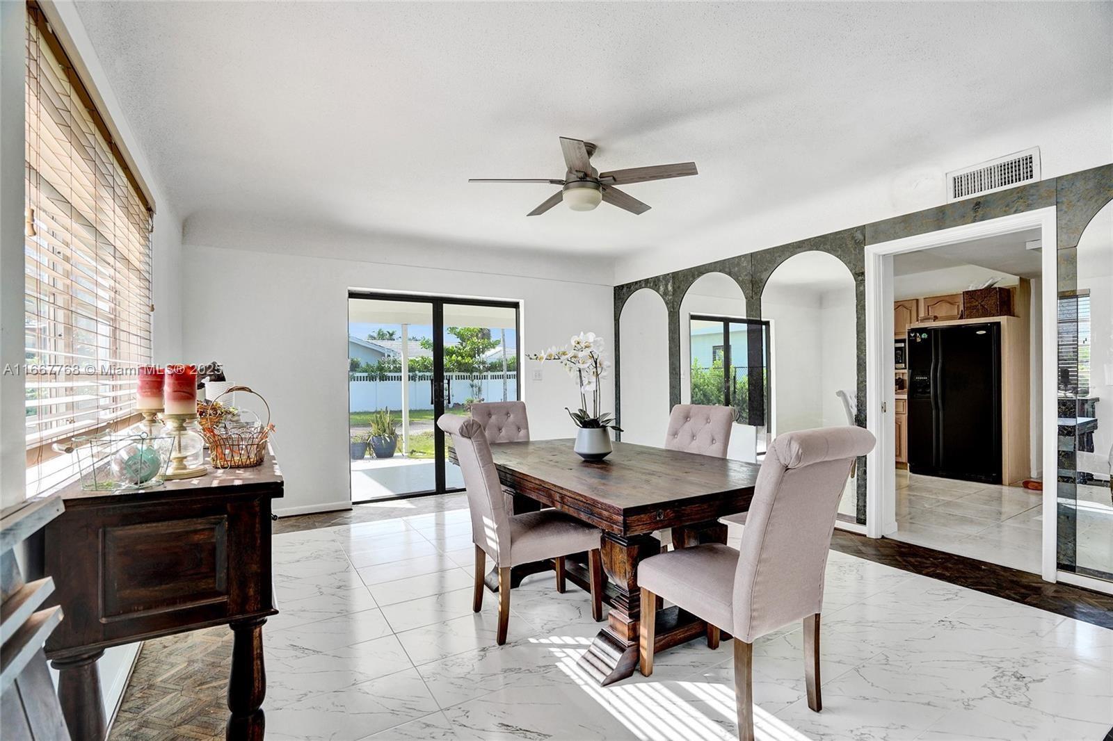 6 Tahoe Ln Sea Ranch Lakes, FL 33308