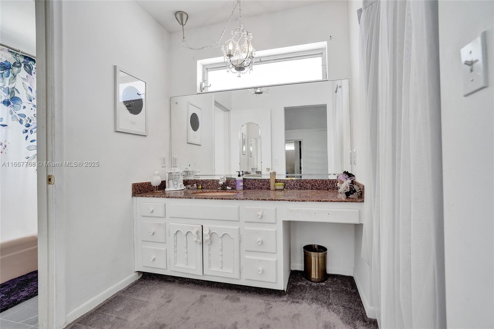 6 Tahoe Ln Sea Ranch Lakes, FL 33308