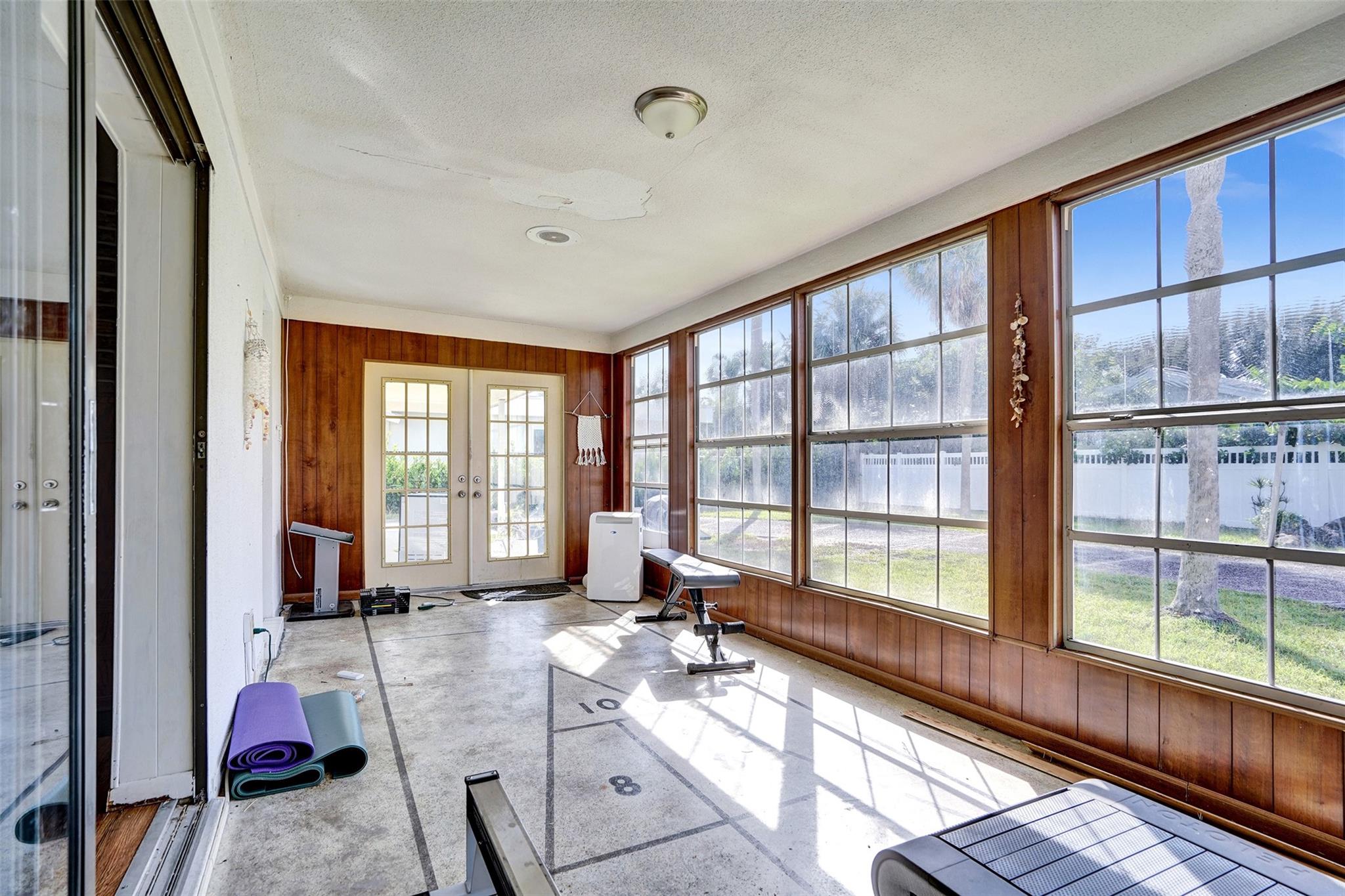 6 Tahoe Ln Sea Ranch Lakes, FL 33308