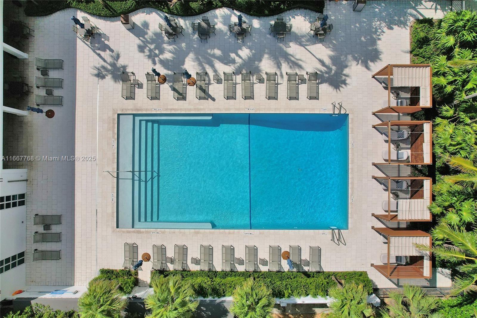 6 Tahoe Ln Sea Ranch Lakes, FL 33308