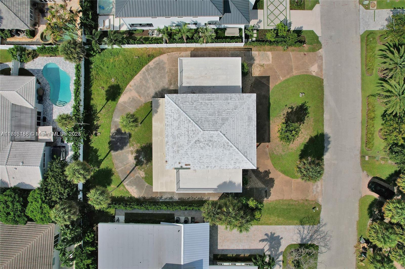 6 Tahoe Ln Sea Ranch Lakes, FL 33308