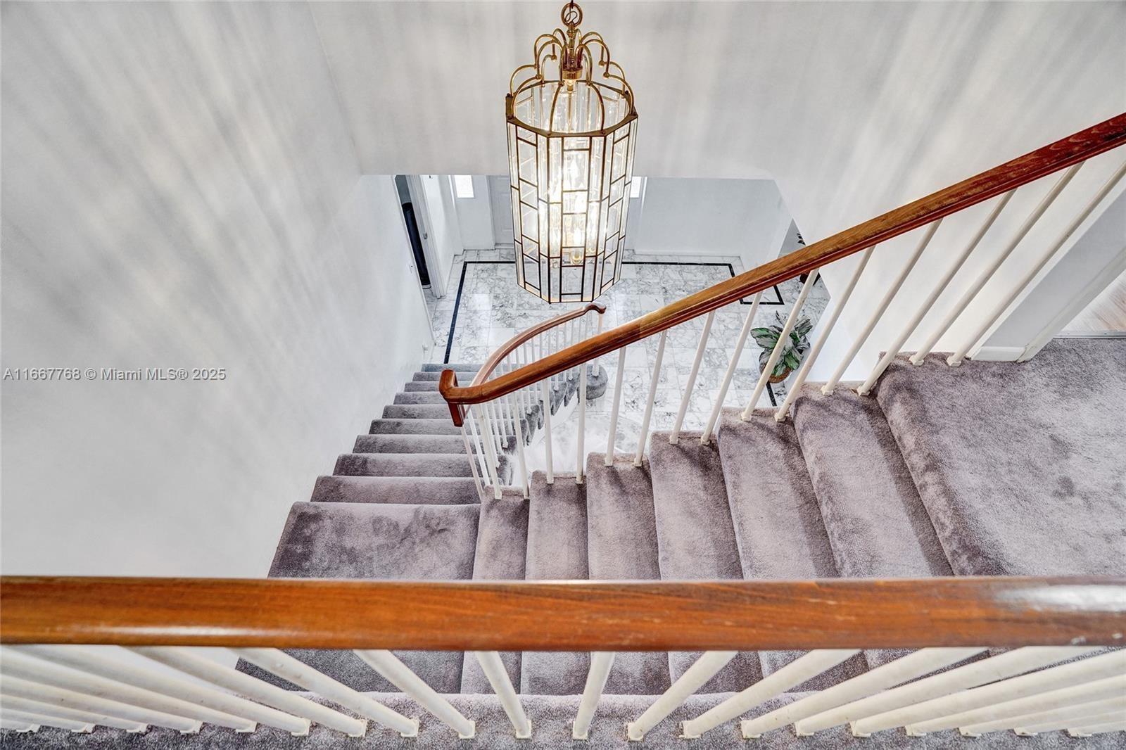 6 Tahoe Ln Sea Ranch Lakes, FL 33308