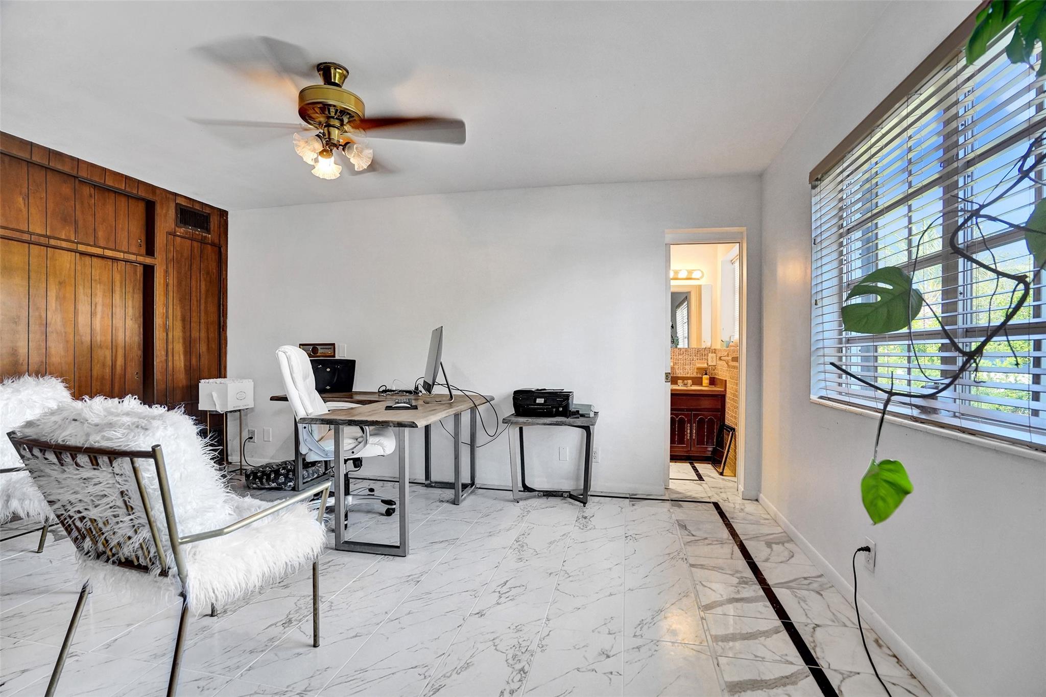 6 Tahoe Ln Sea Ranch Lakes, FL 33308