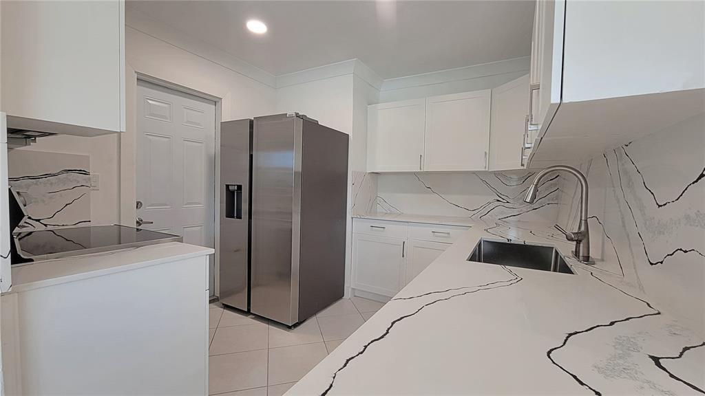 266 NE 42nd St Deerfield Beach, FL 33064