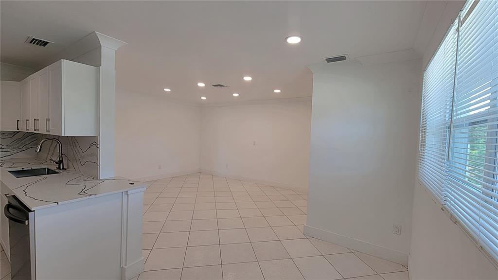 266 NE 42nd St Deerfield Beach, FL 33064