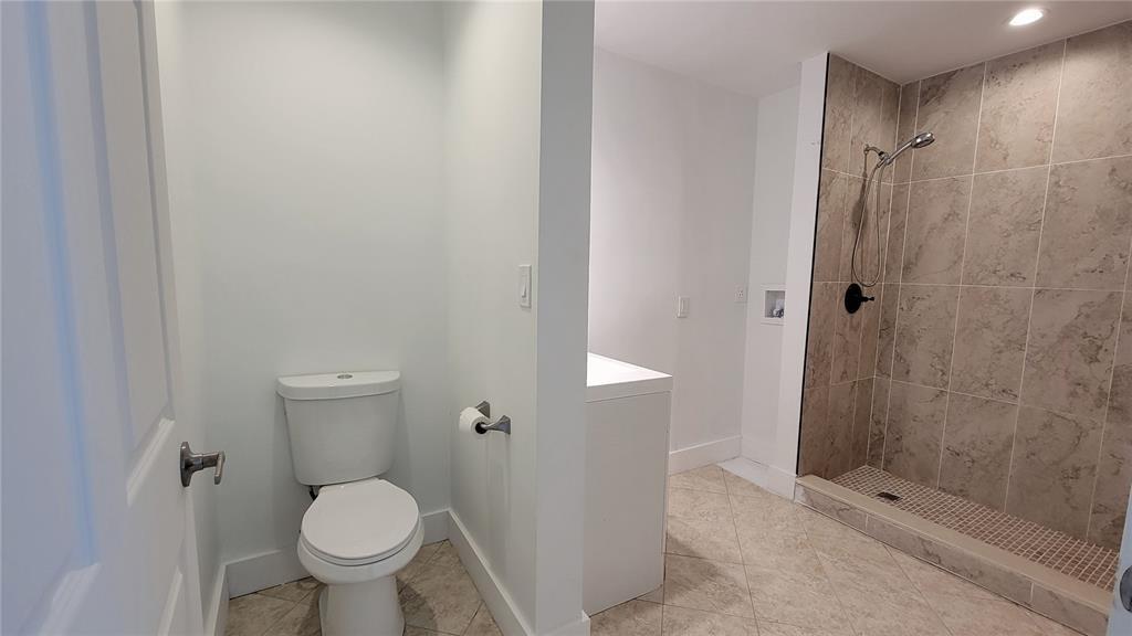 266 NE 42nd St Deerfield Beach, FL 33064