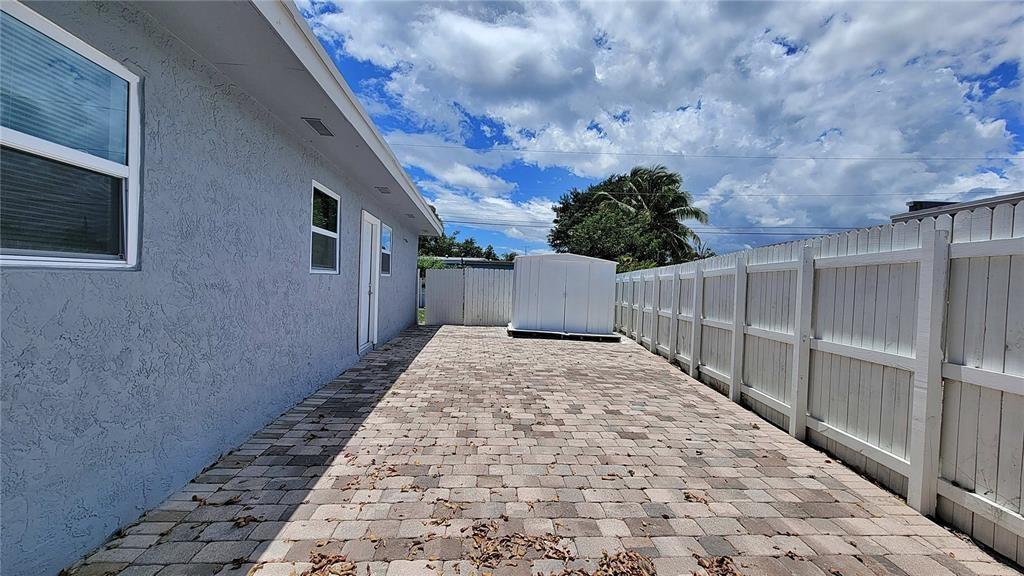 266 NE 42nd St Deerfield Beach, FL 33064
