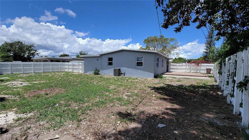 266 NE 42nd St Deerfield Beach, FL 33064