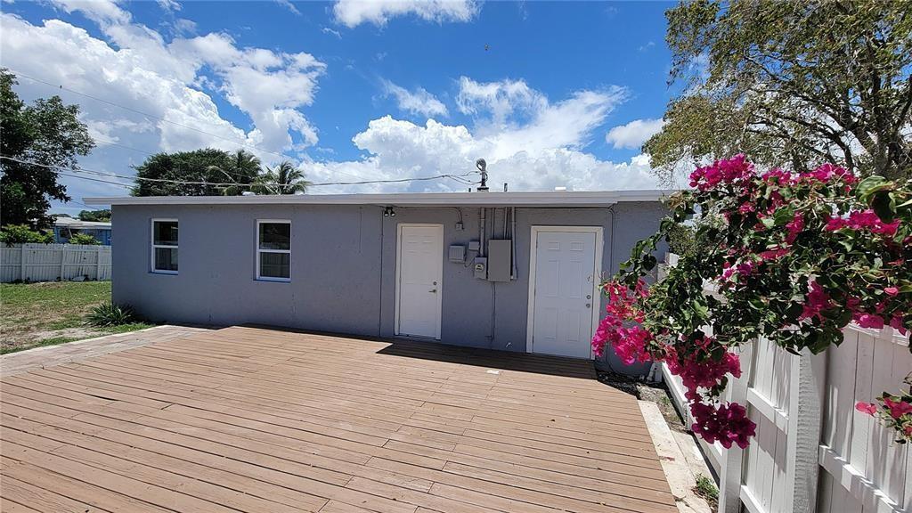 266 NE 42nd St Deerfield Beach, FL 33064