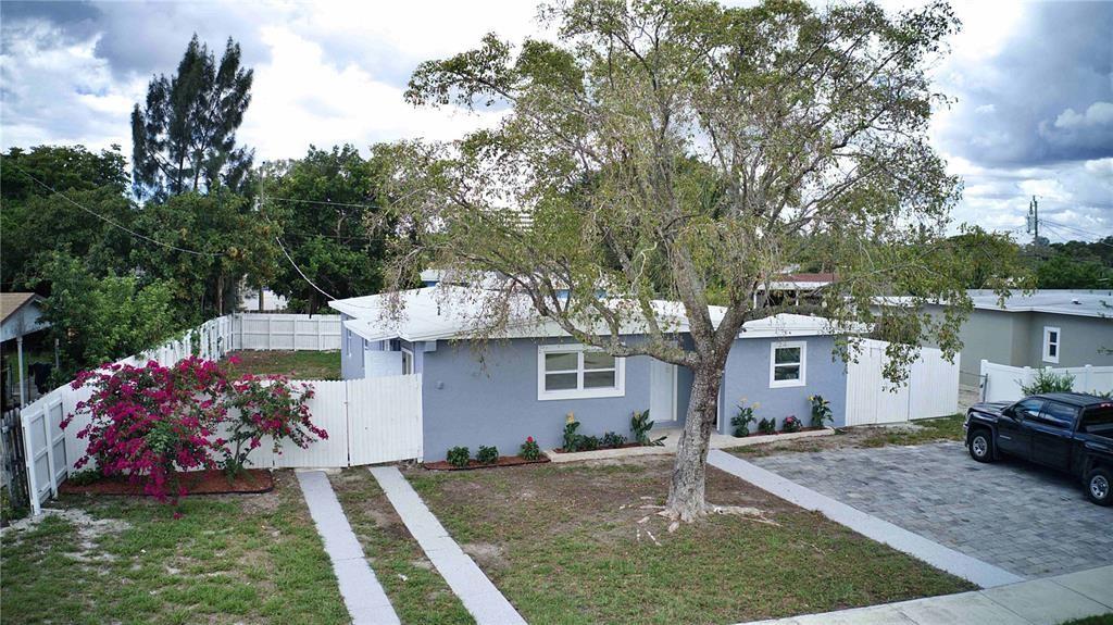 266 NE 42nd St Deerfield Beach, FL 33064