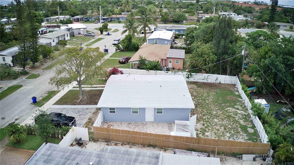 266 NE 42nd St Deerfield Beach, FL 33064