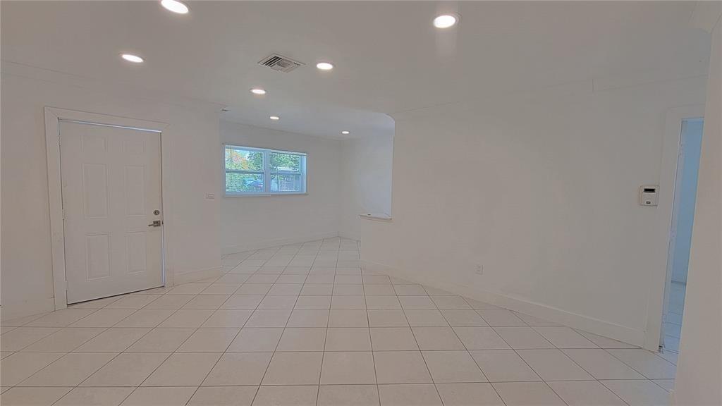 266 NE 42nd St Deerfield Beach, FL 33064