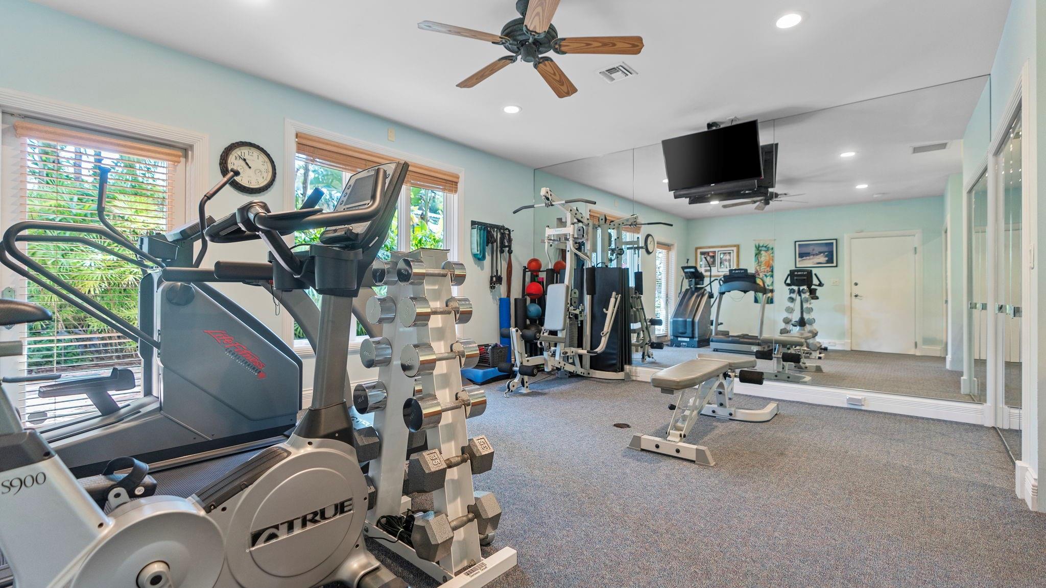 615 Idlewyld Dr Fort Lauderdale, FL 33301