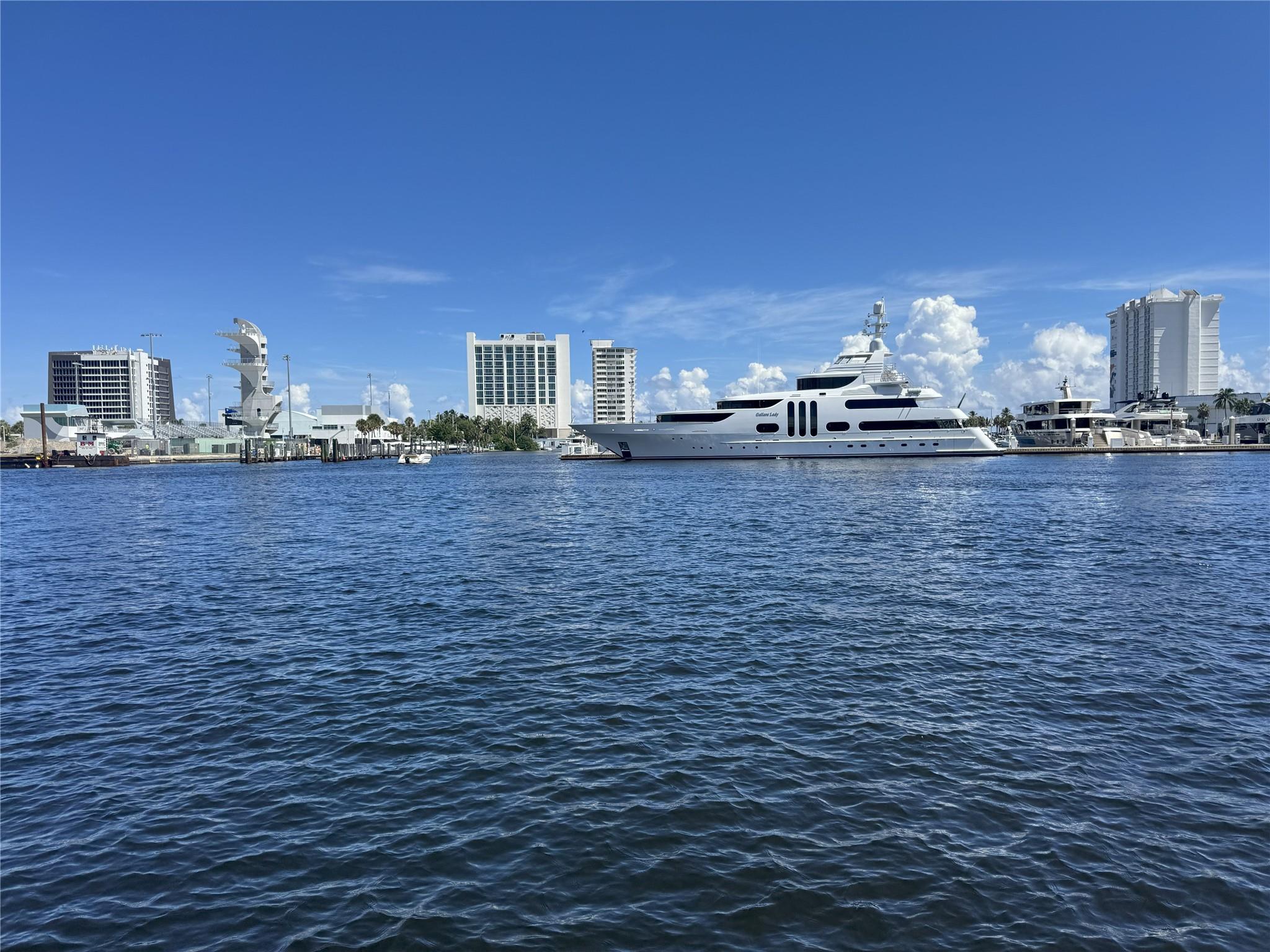 615 Idlewyld Dr Fort Lauderdale, FL 33301