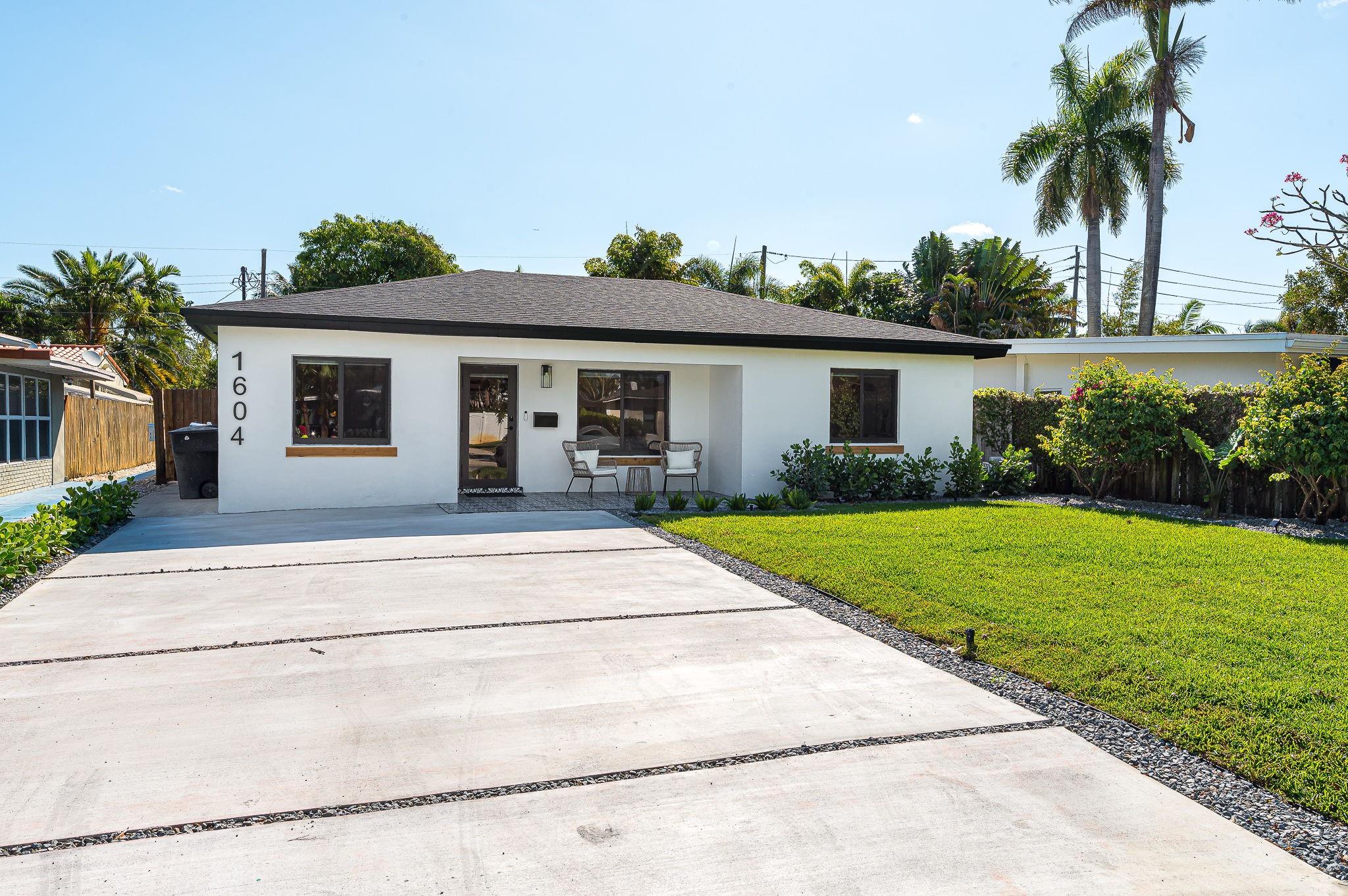 1604 NE 16th Ave