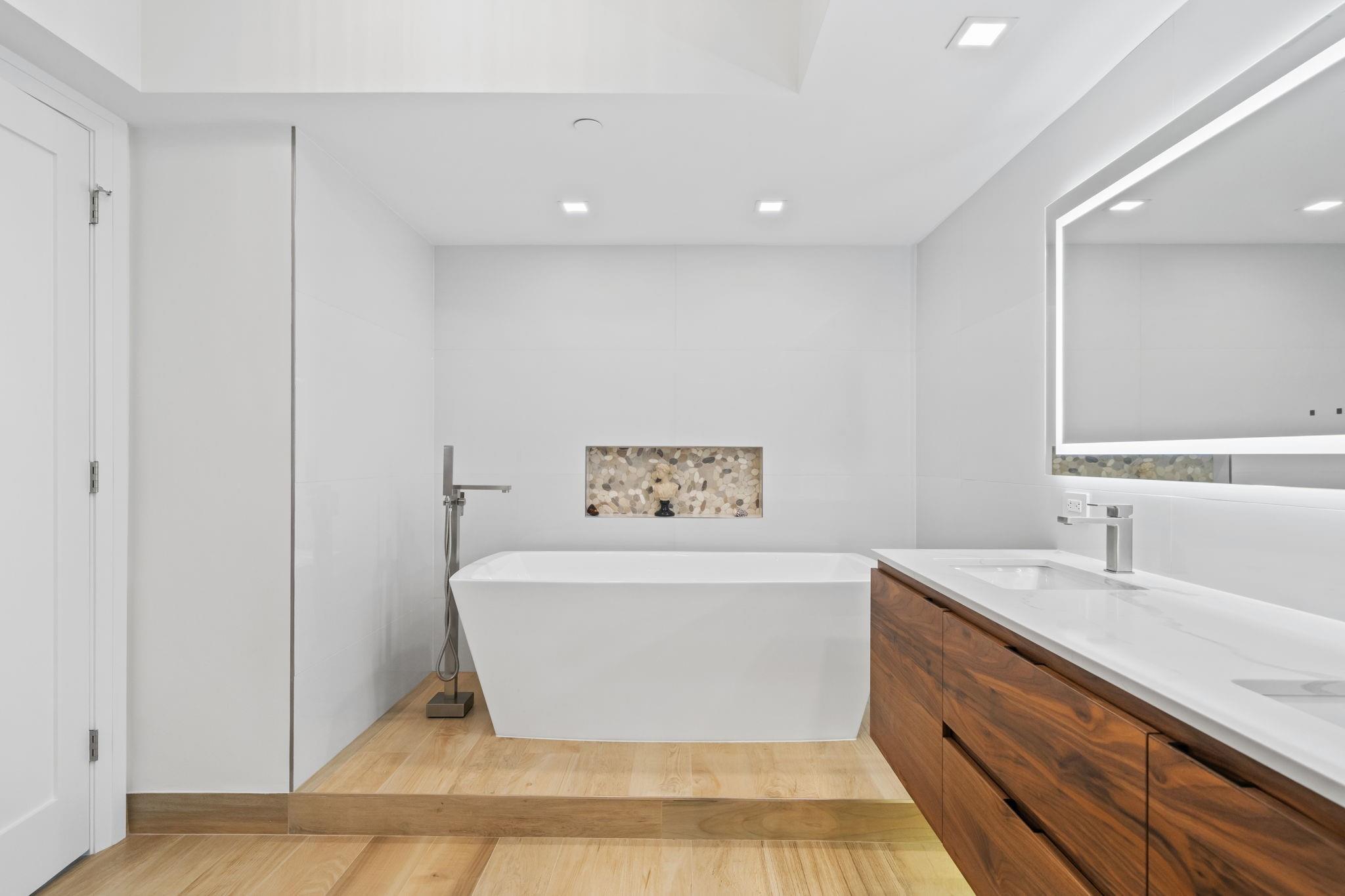 411 N New Riv Dr #2805 Fort Lauderdale, FL 33301