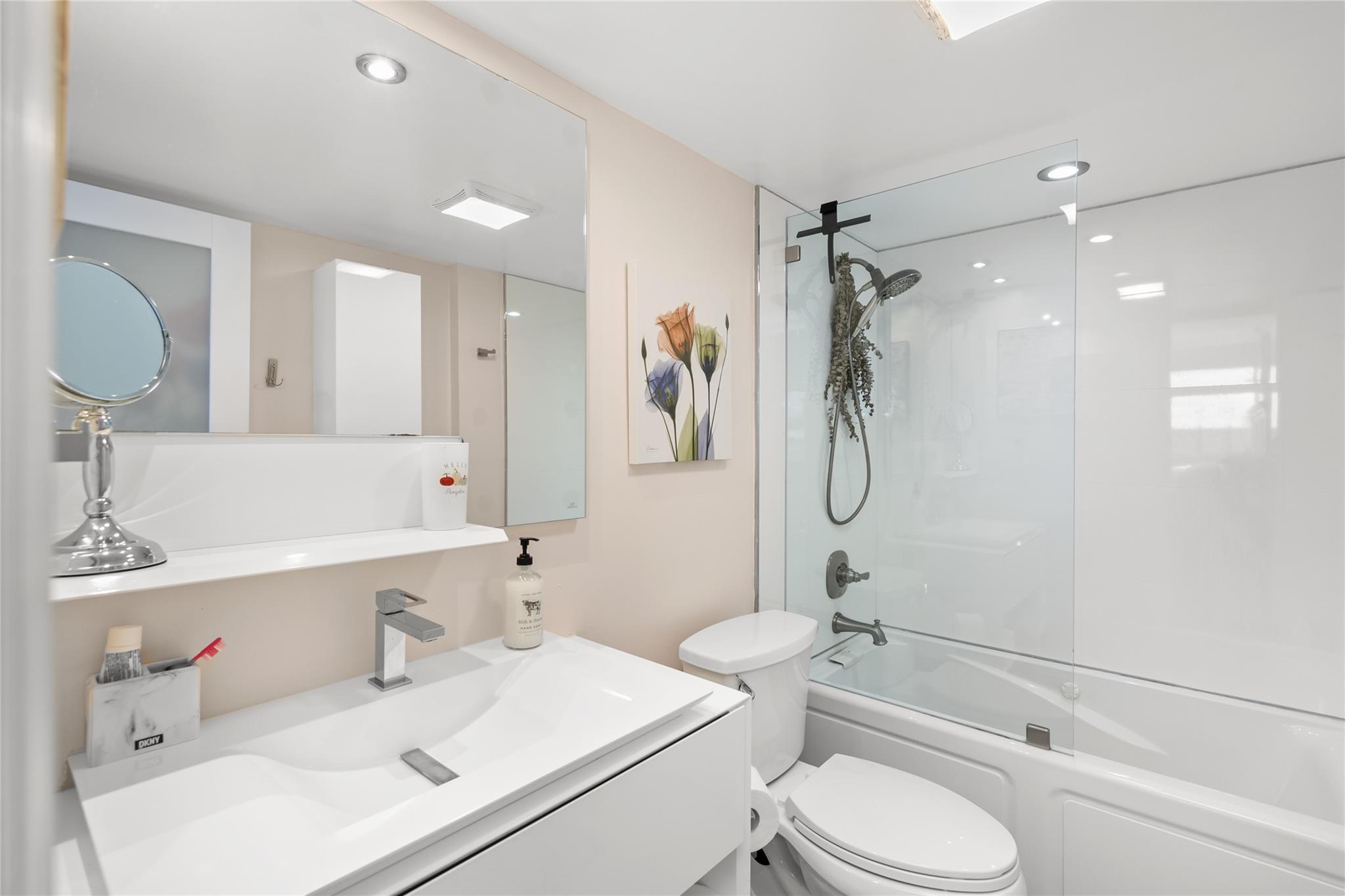 2611 N Riverside Dr #307 Pompano Beach, FL 33062