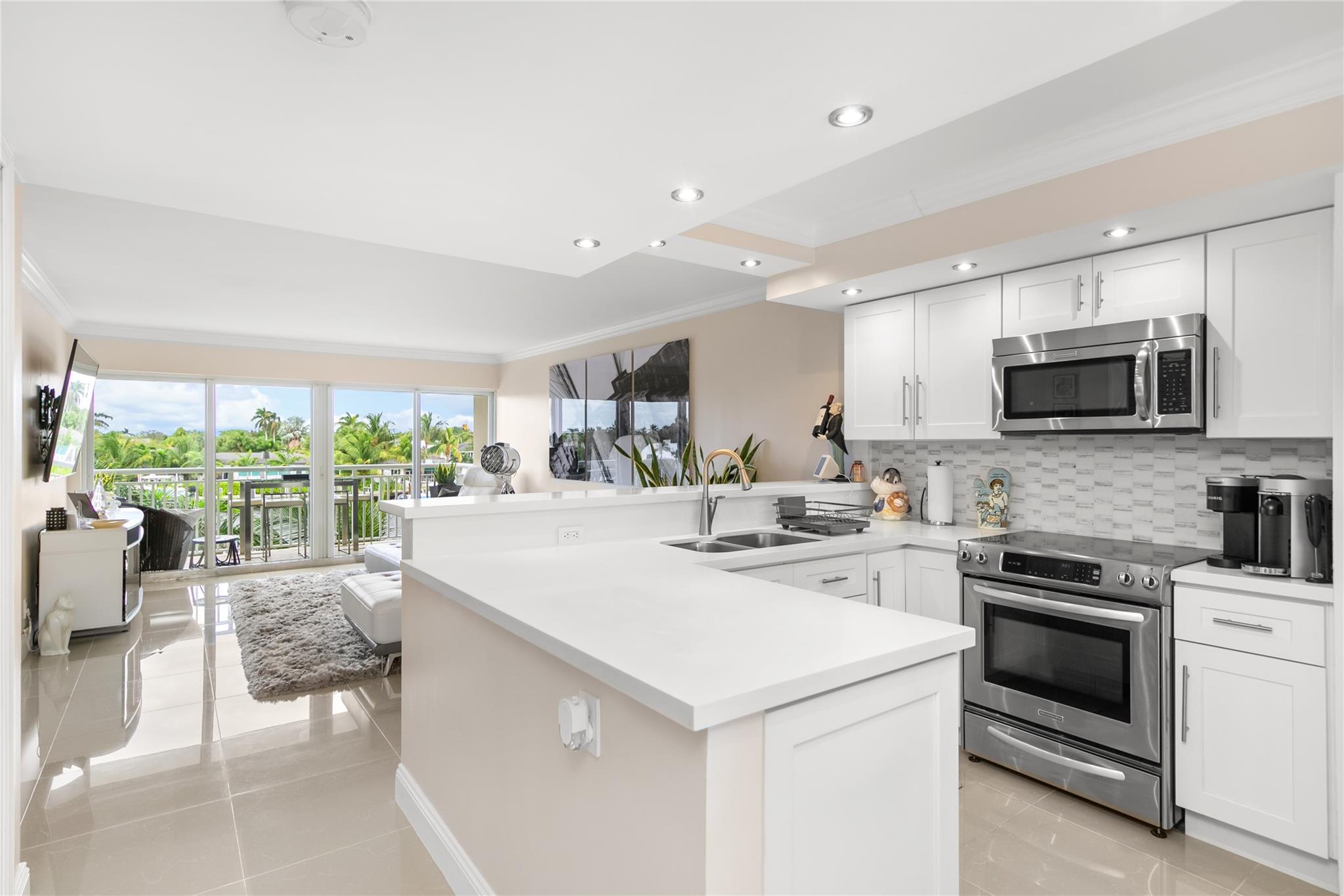 2611 N Riverside Dr #307 Pompano Beach, FL 33062