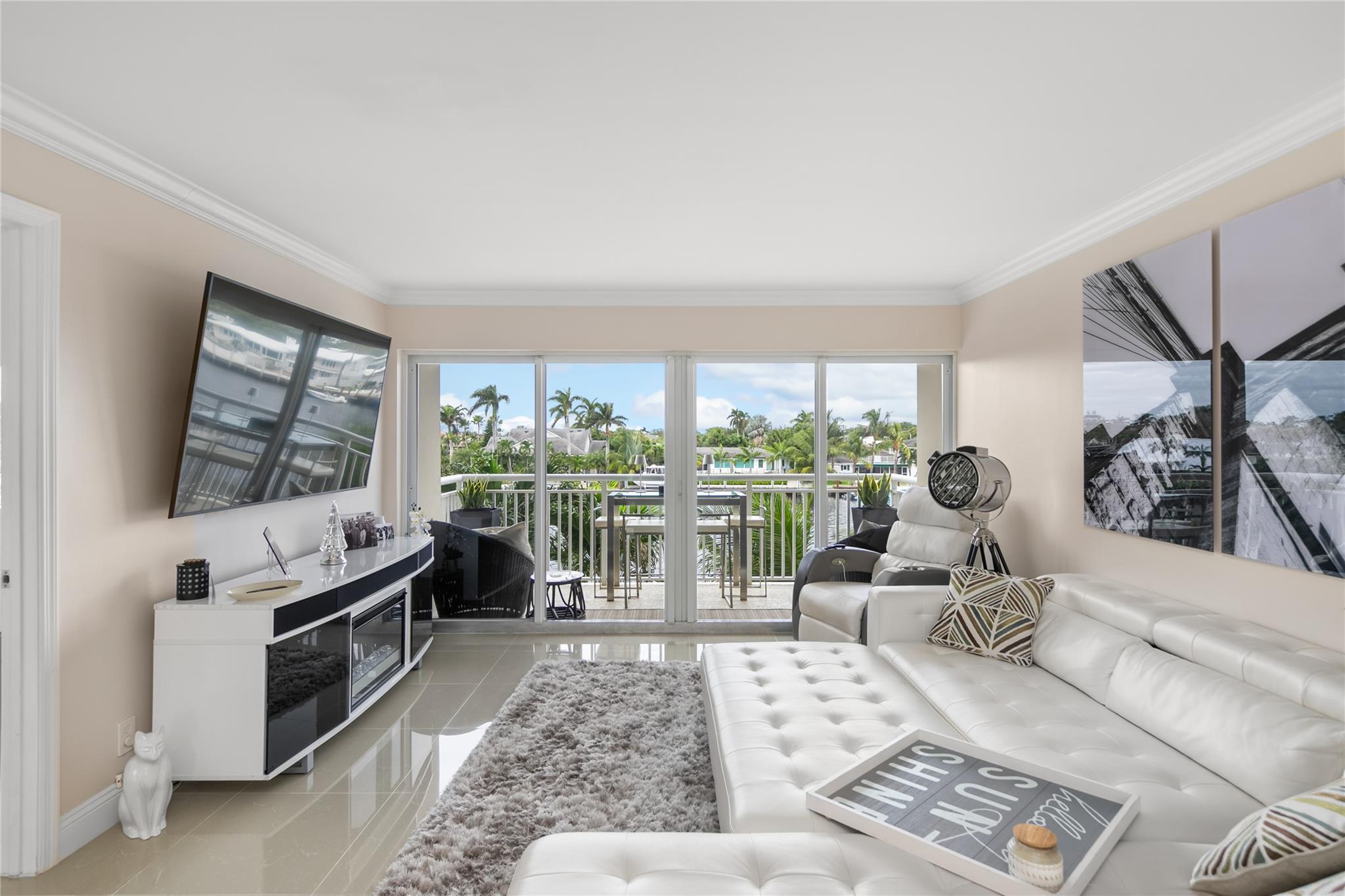 2611 N Riverside Dr #307 Pompano Beach, FL 33062