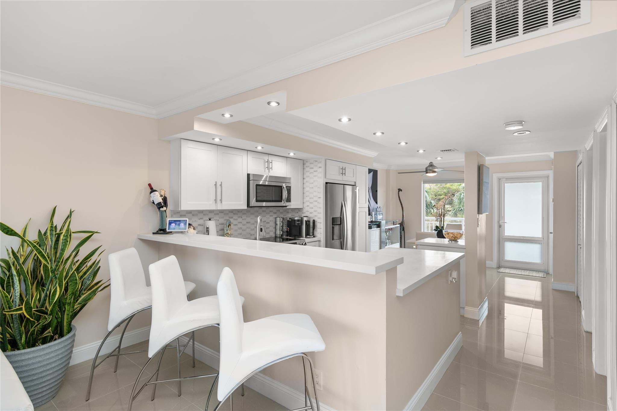 2611 N Riverside Dr #307 Pompano Beach, FL 33062