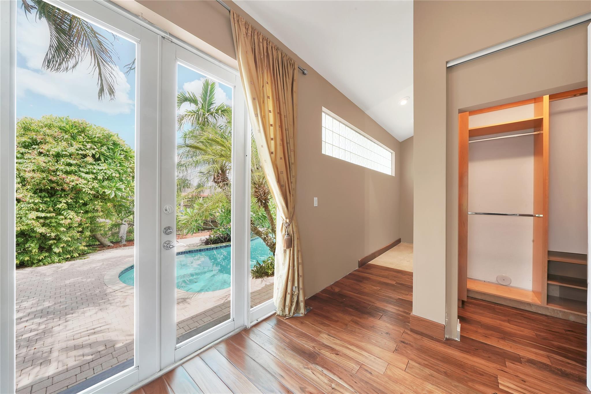 2631 Okeechobee Ln Fort Lauderdale, FL 33312