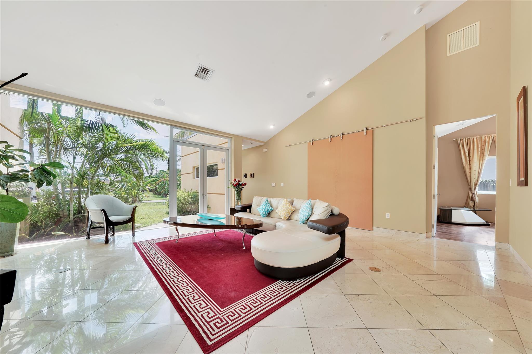 2631 Okeechobee Ln Fort Lauderdale, FL 33312