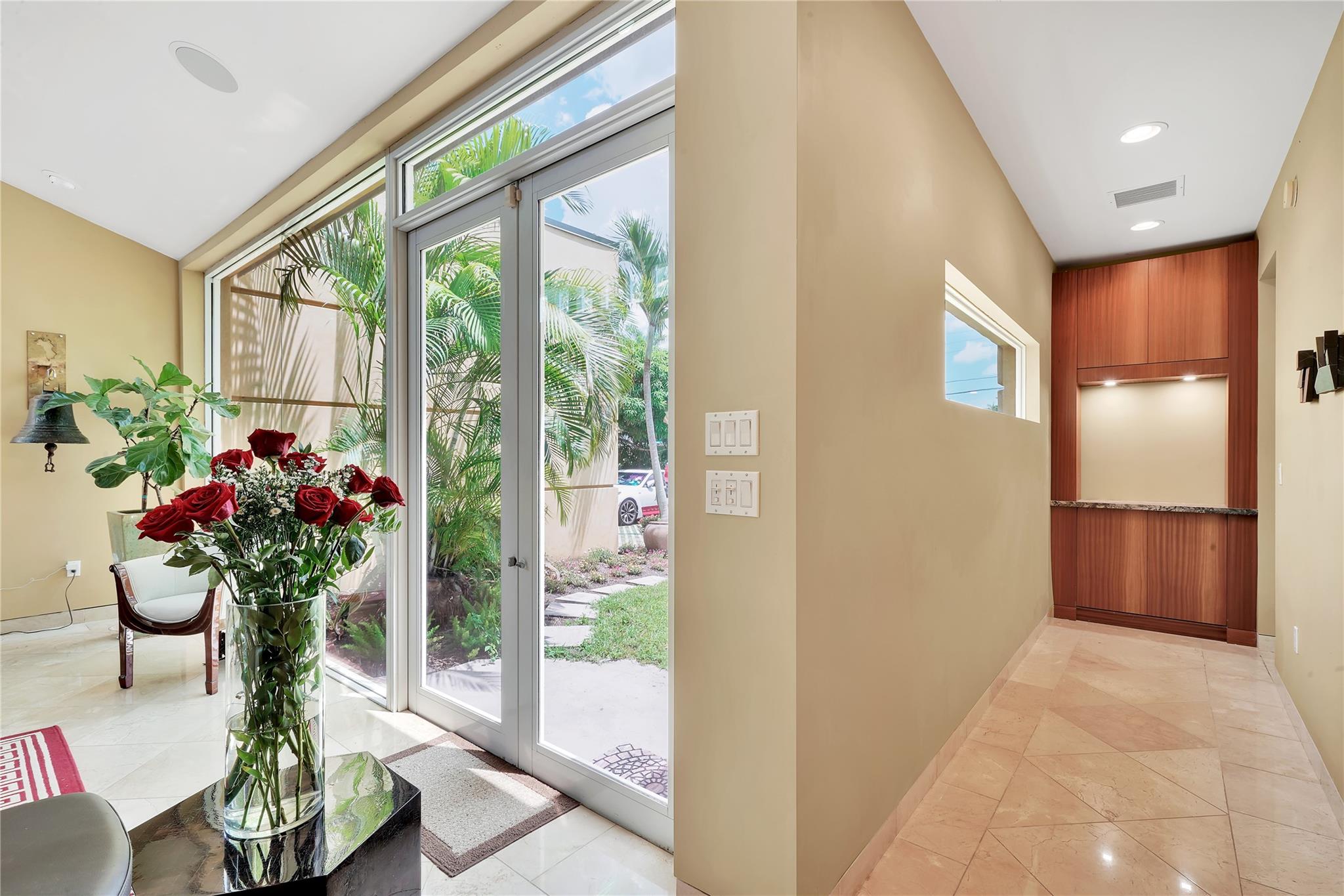 2631 Okeechobee Ln Fort Lauderdale, FL 33312