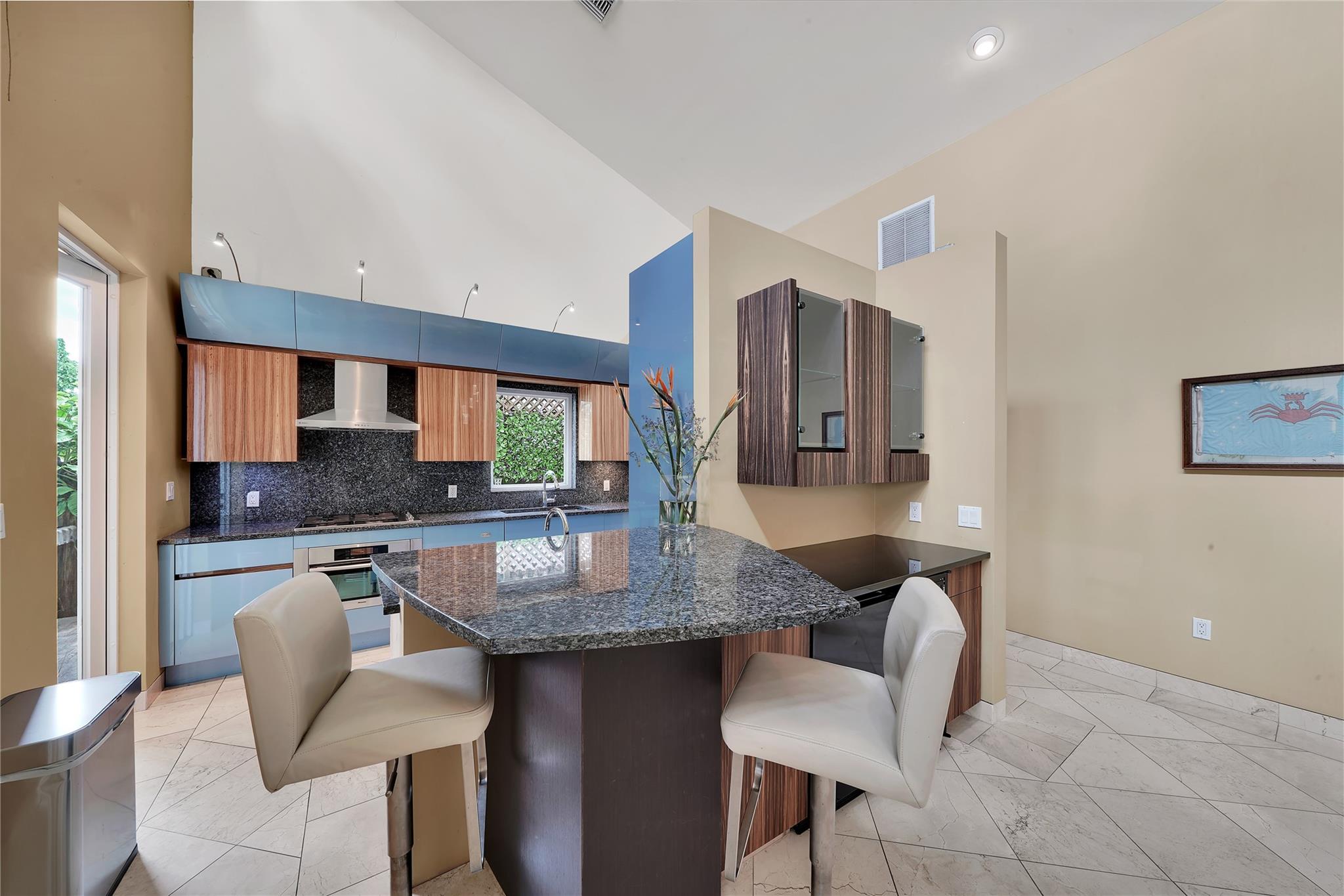 2631 Okeechobee Ln Fort Lauderdale, FL 33312