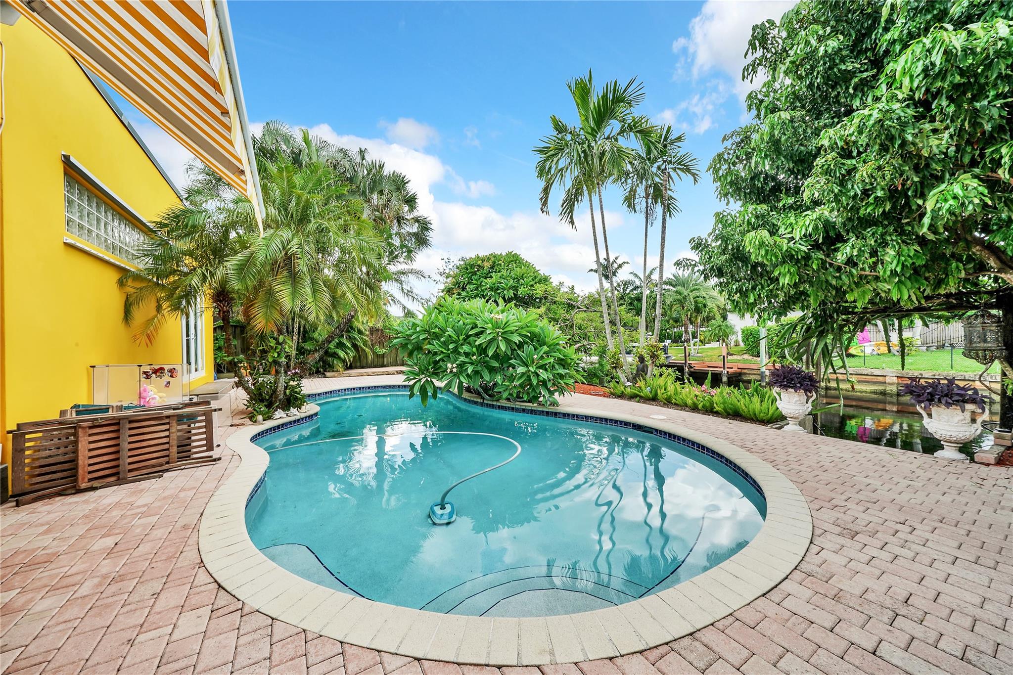 2631 Okeechobee Ln Fort Lauderdale, FL 33312