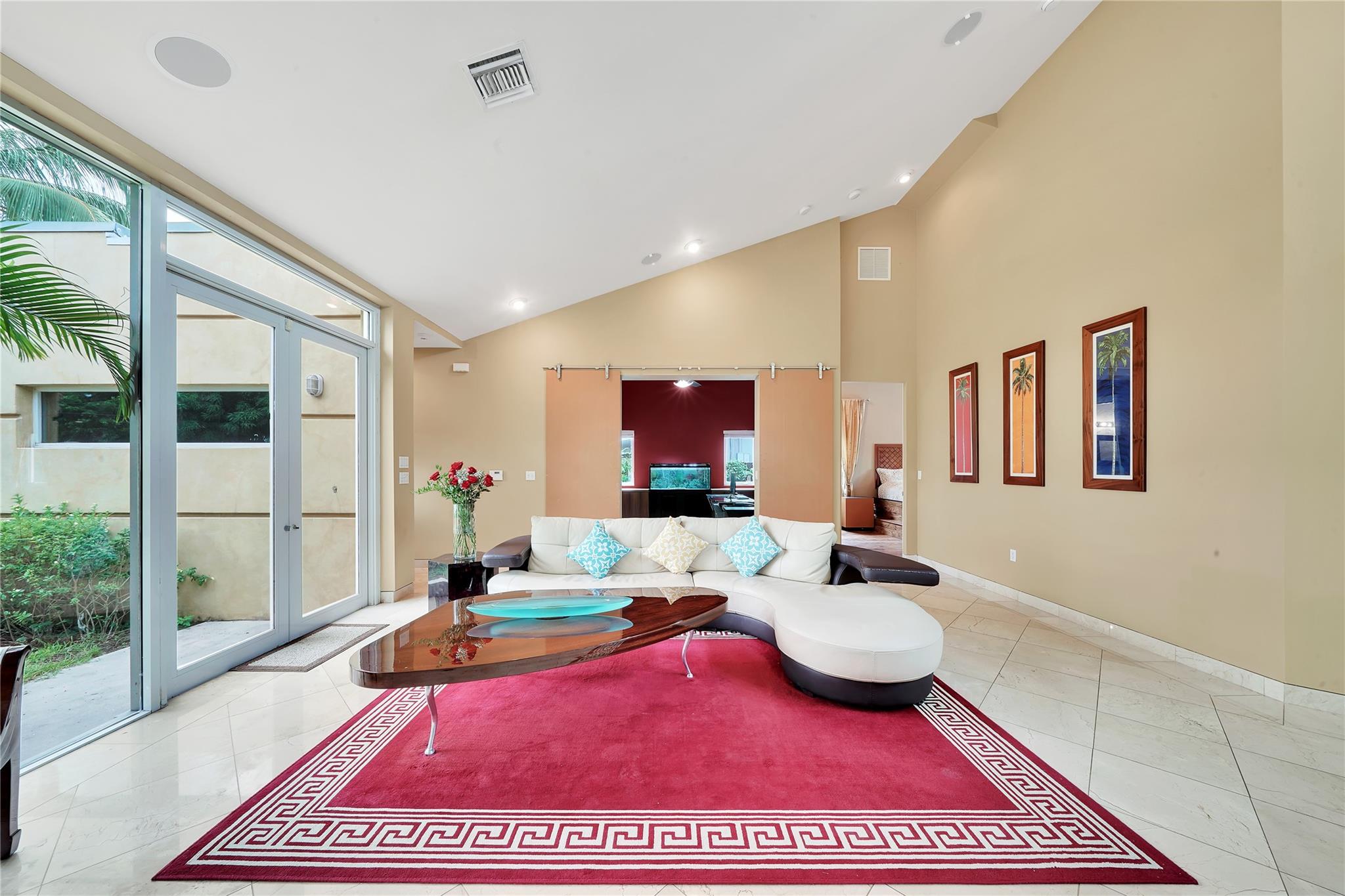 2631 Okeechobee Ln Fort Lauderdale, FL 33312