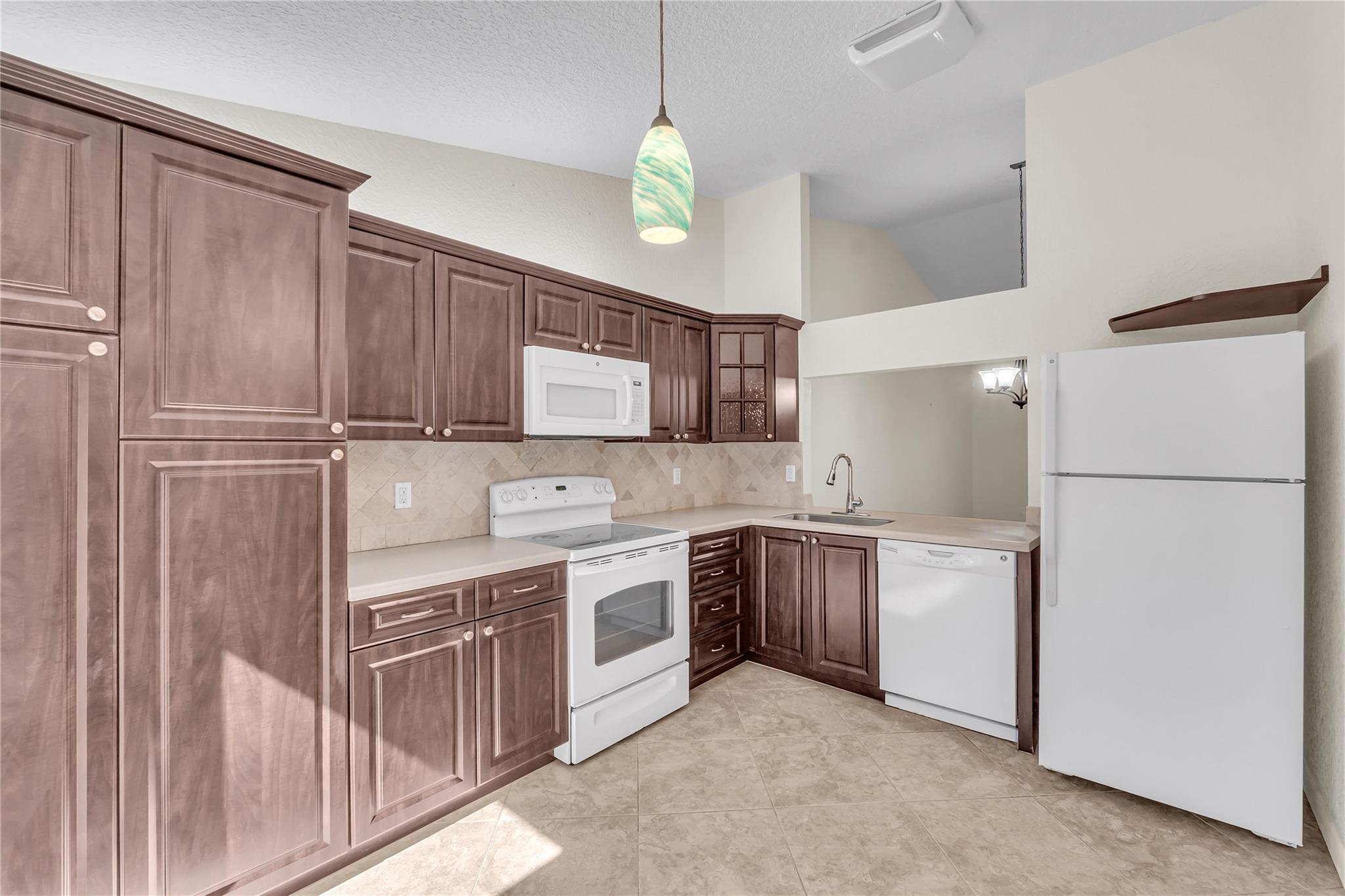 3246 Carambola Cir #3246