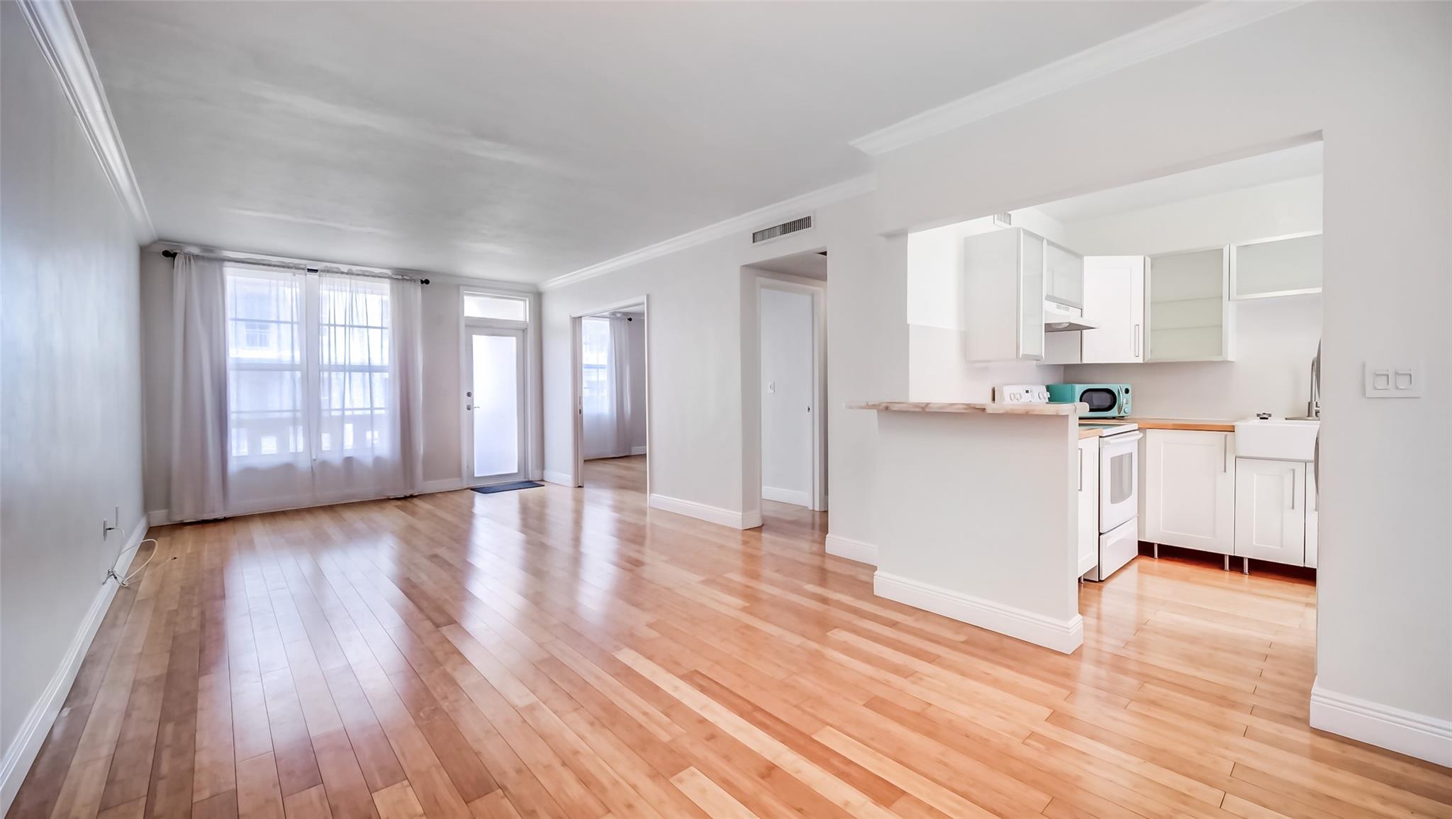 1150 Euclid Ave #111