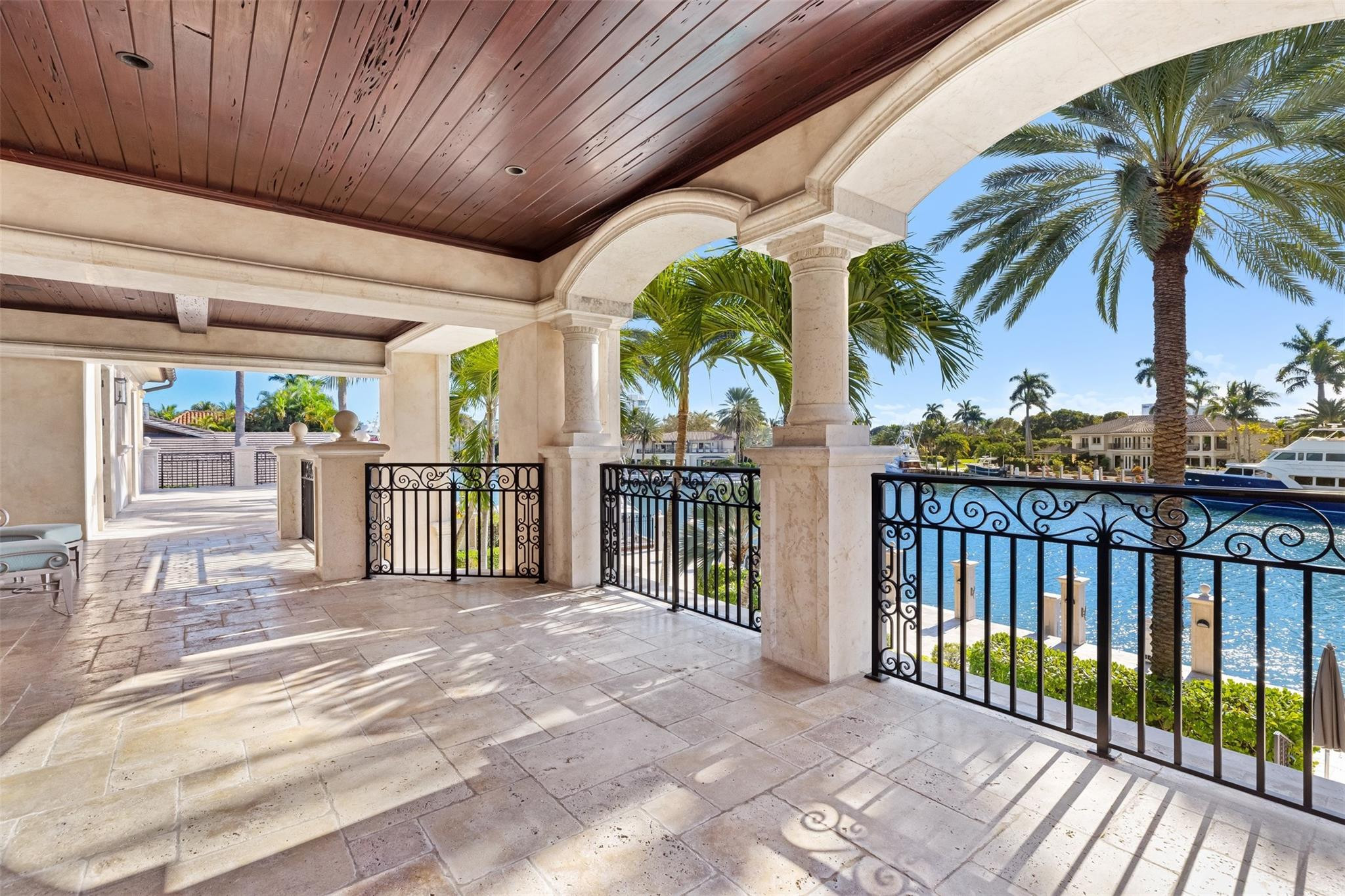 2430 Del Lago Fort Lauderdale, FL 33316