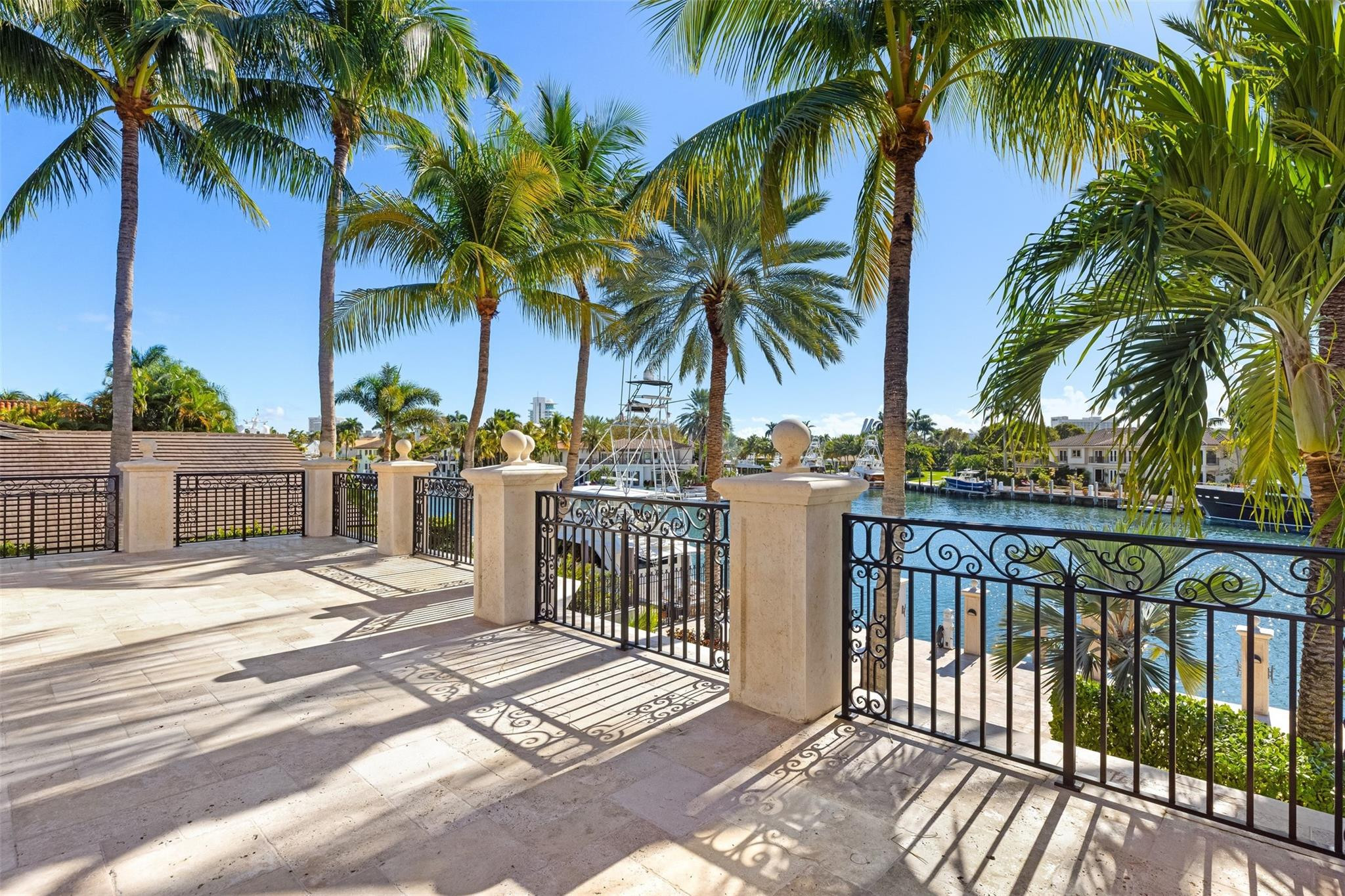 2430 Del Lago Fort Lauderdale, FL 33316