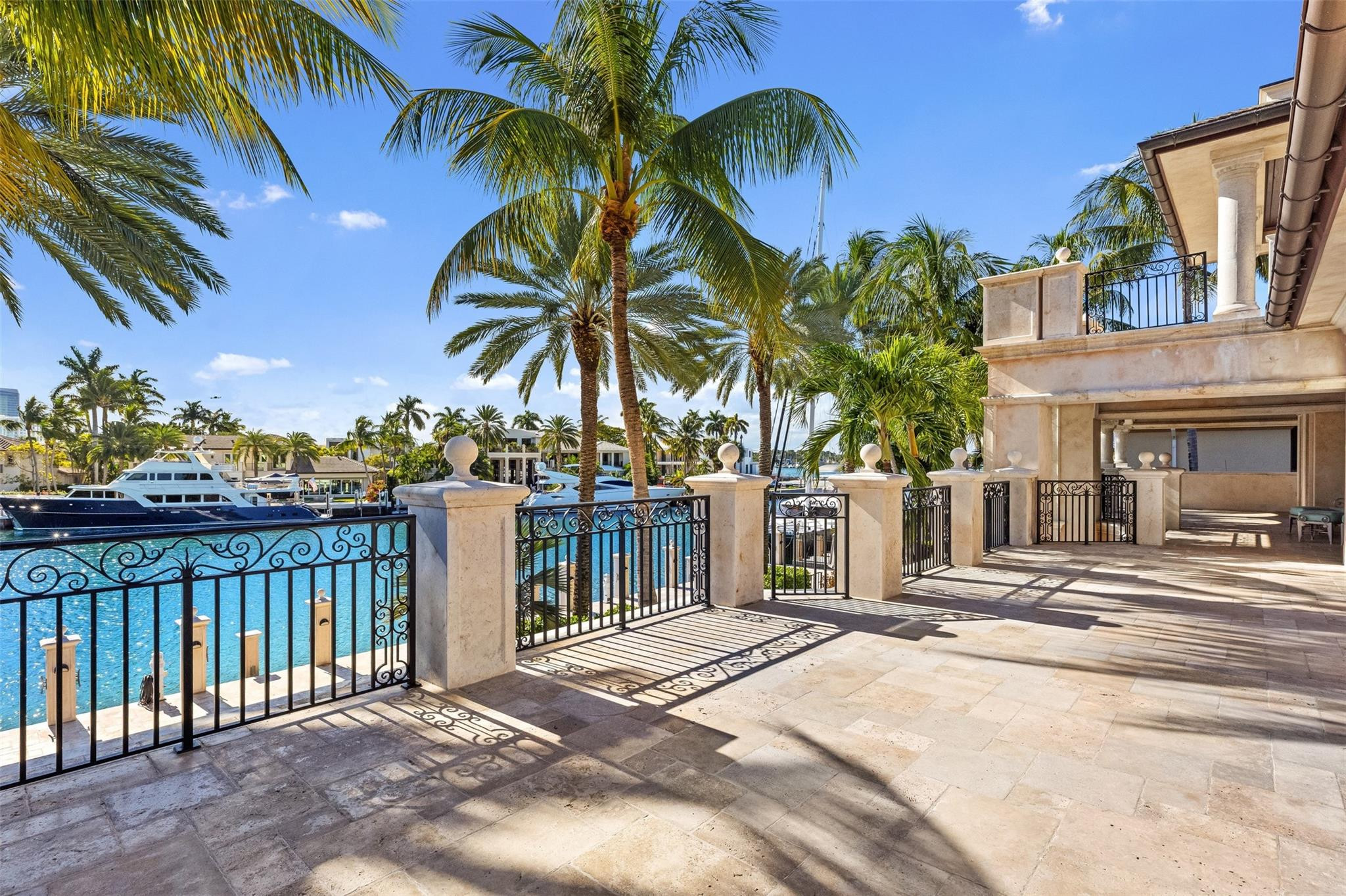 2430 Del Lago Fort Lauderdale, FL 33316
